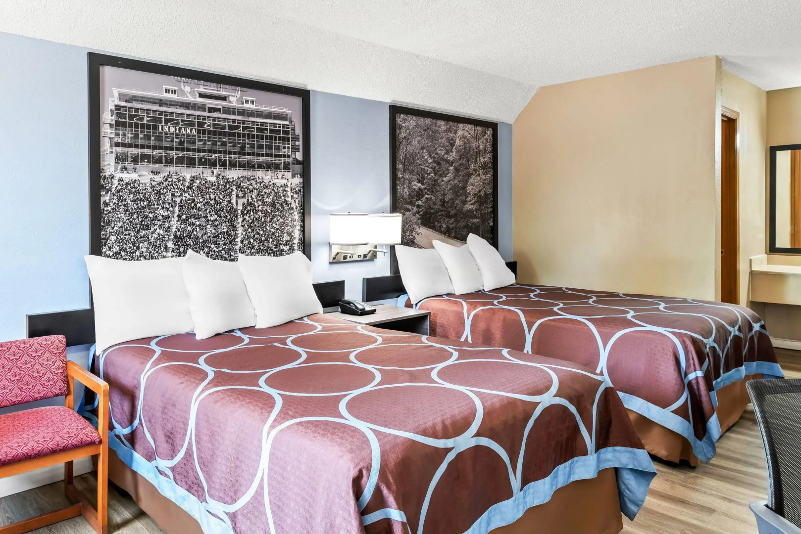 Super 8 by Wyndham Brownsburg