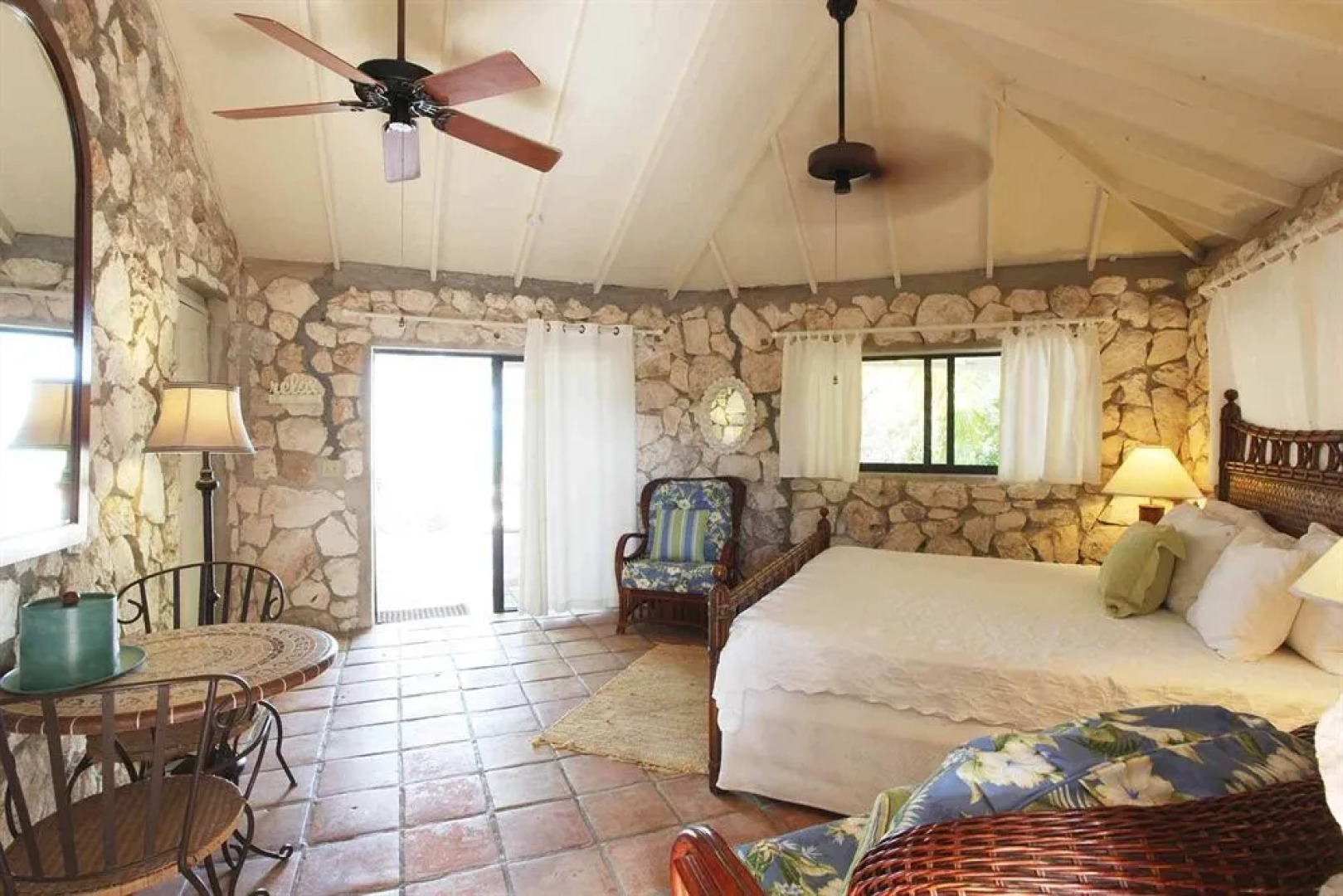 Fernandez Bay Village