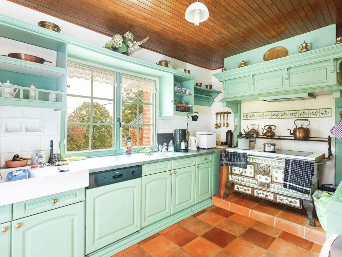 Authentic Holiday Home in Puy-l'evêque With Swimming Pool