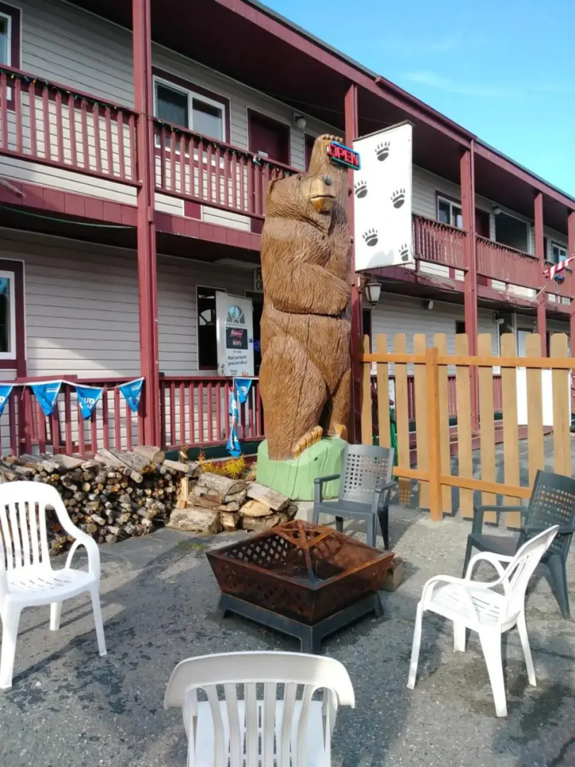 The Place Motel Bar And Grill