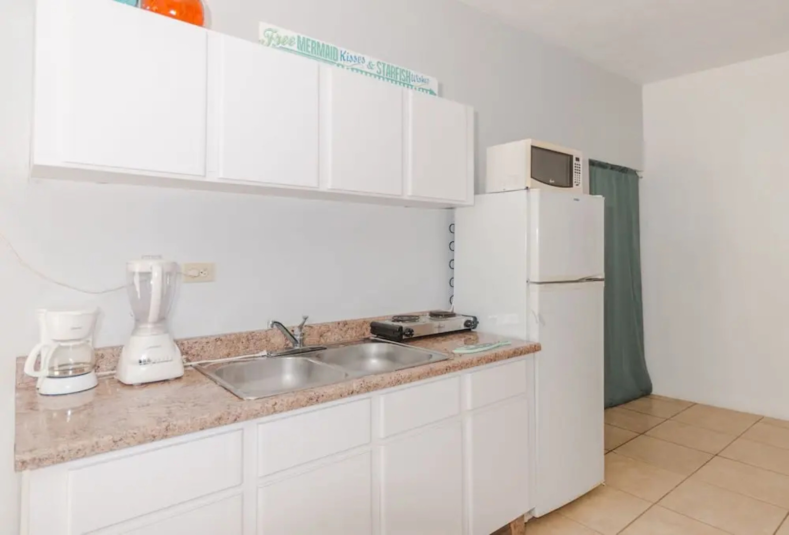 Sol del Atlantico Inn at 681 Ocean Drive