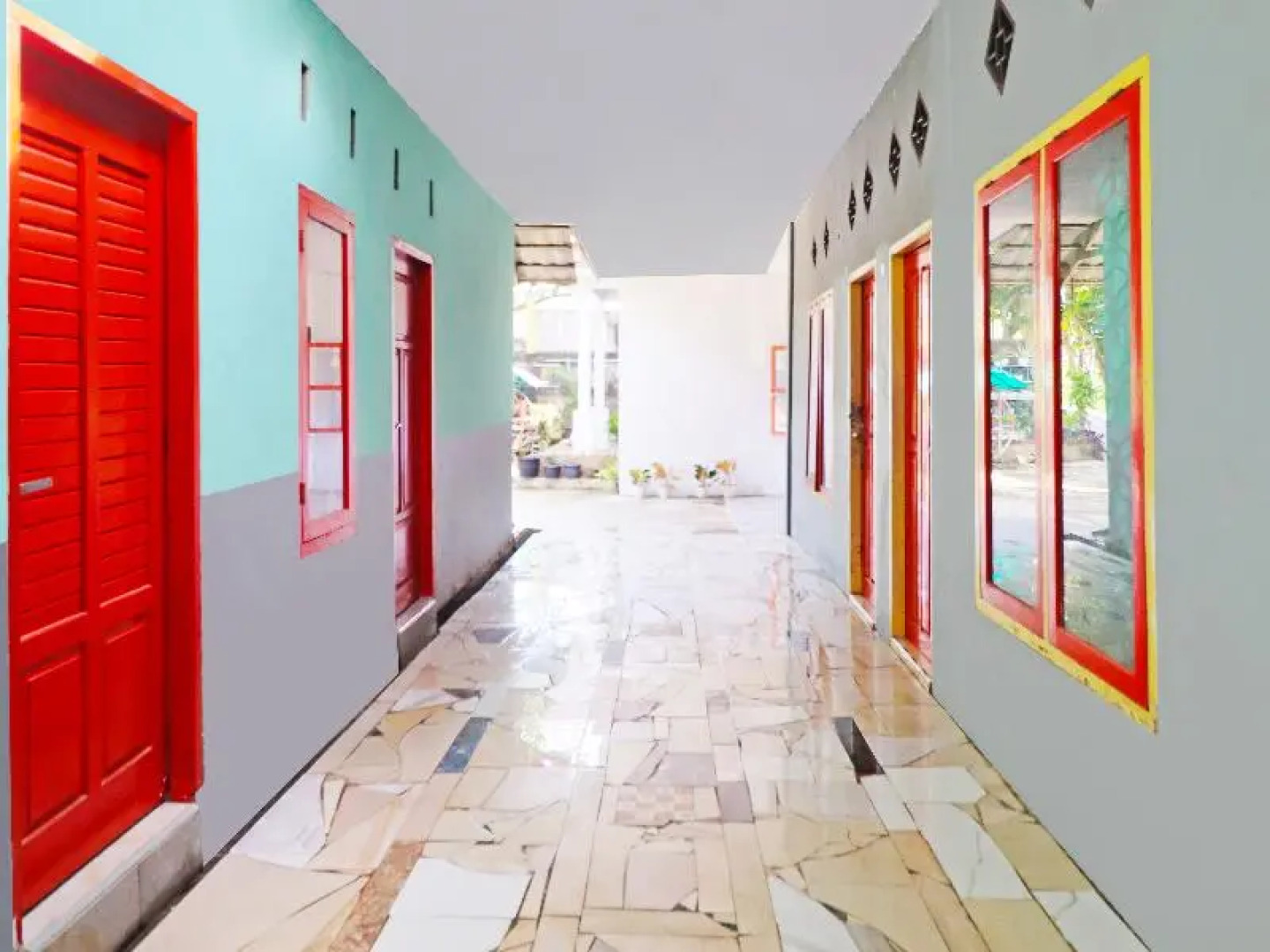 SPOT ON 91222 Kanjeng Mami Homestay Syaria