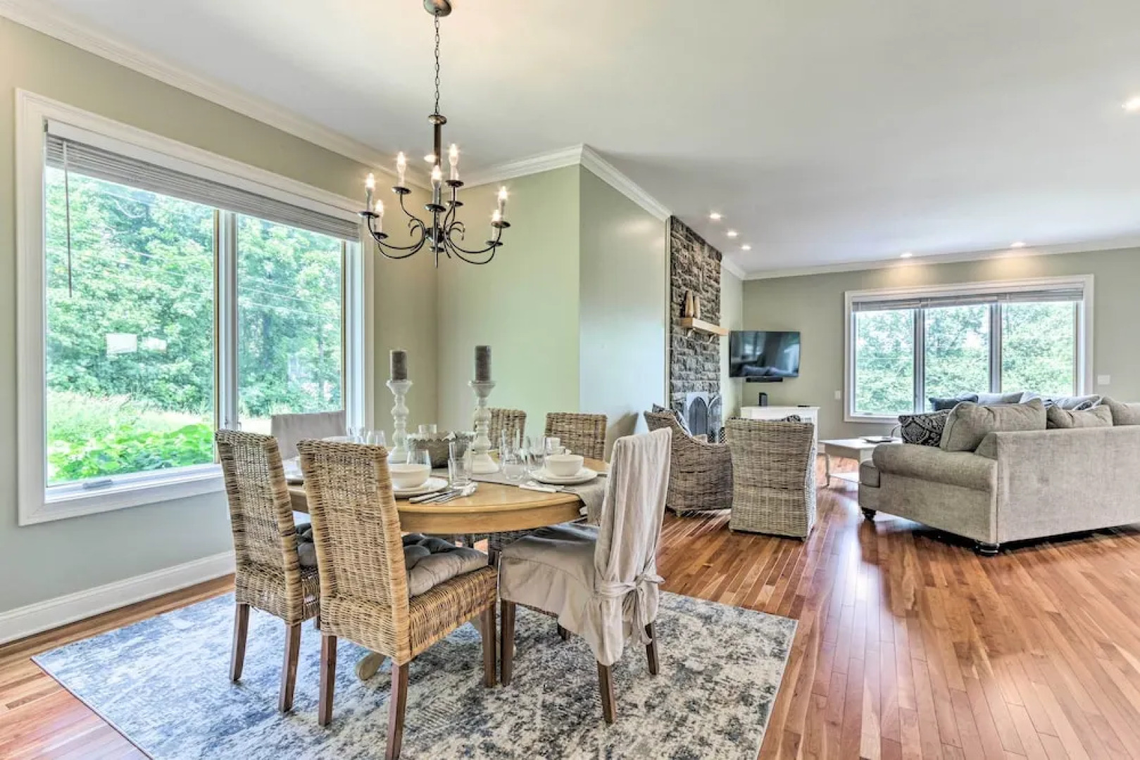 Elegant Middlefield Getaway w/ Game Room!