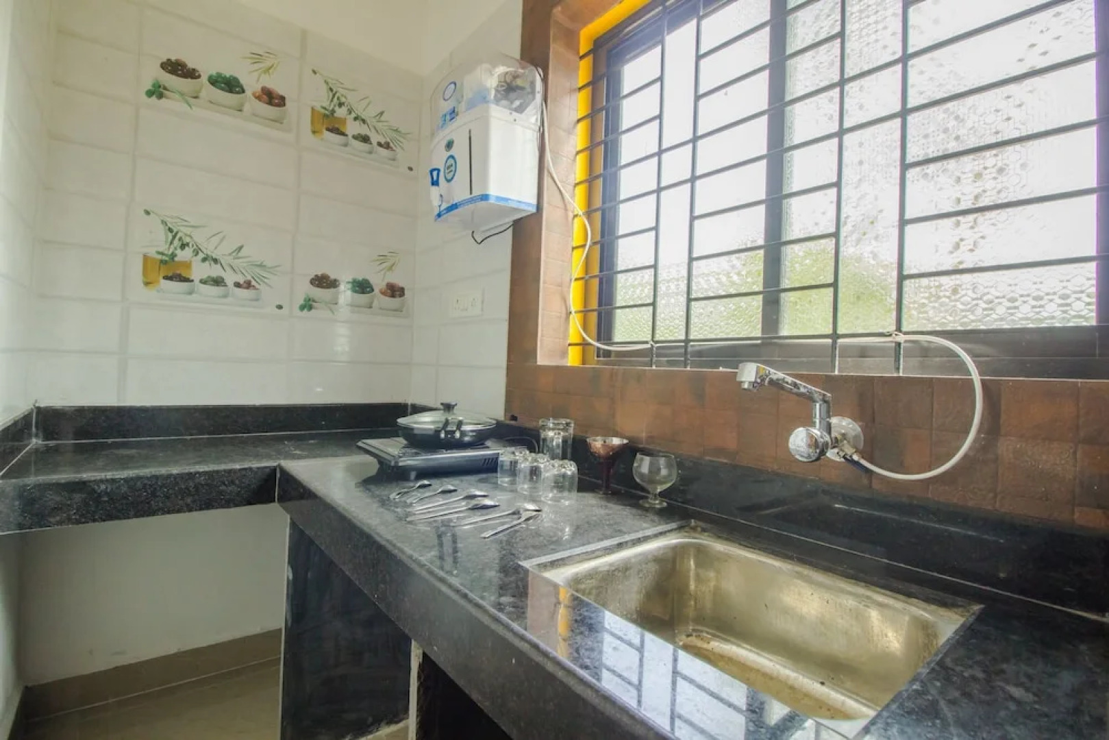 OYO 18414 Home Cosy Studio Saligao Circle