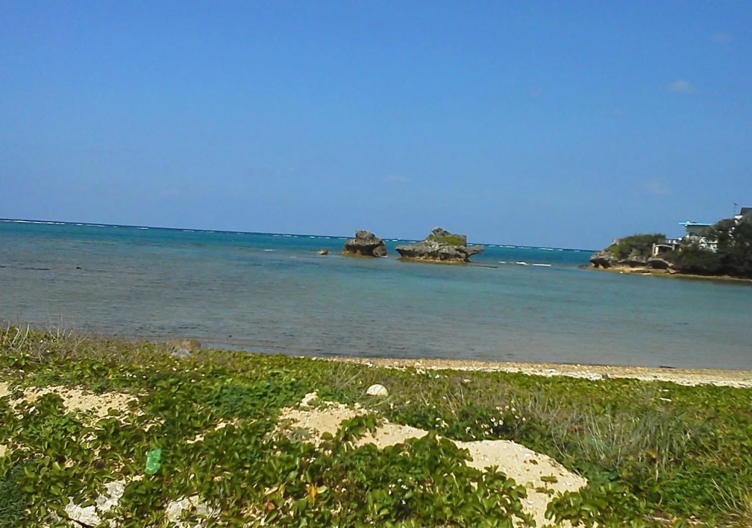 OOZI Resort Condo Hotel & Cafe