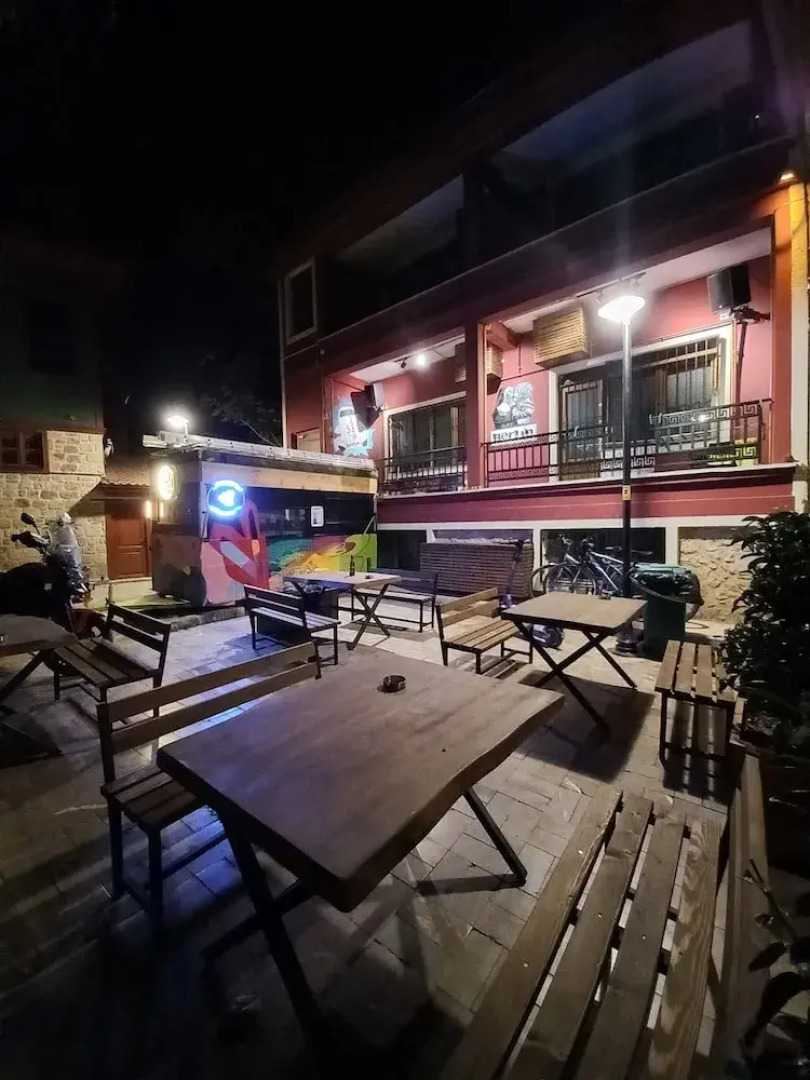 Berlin Hostel & Street