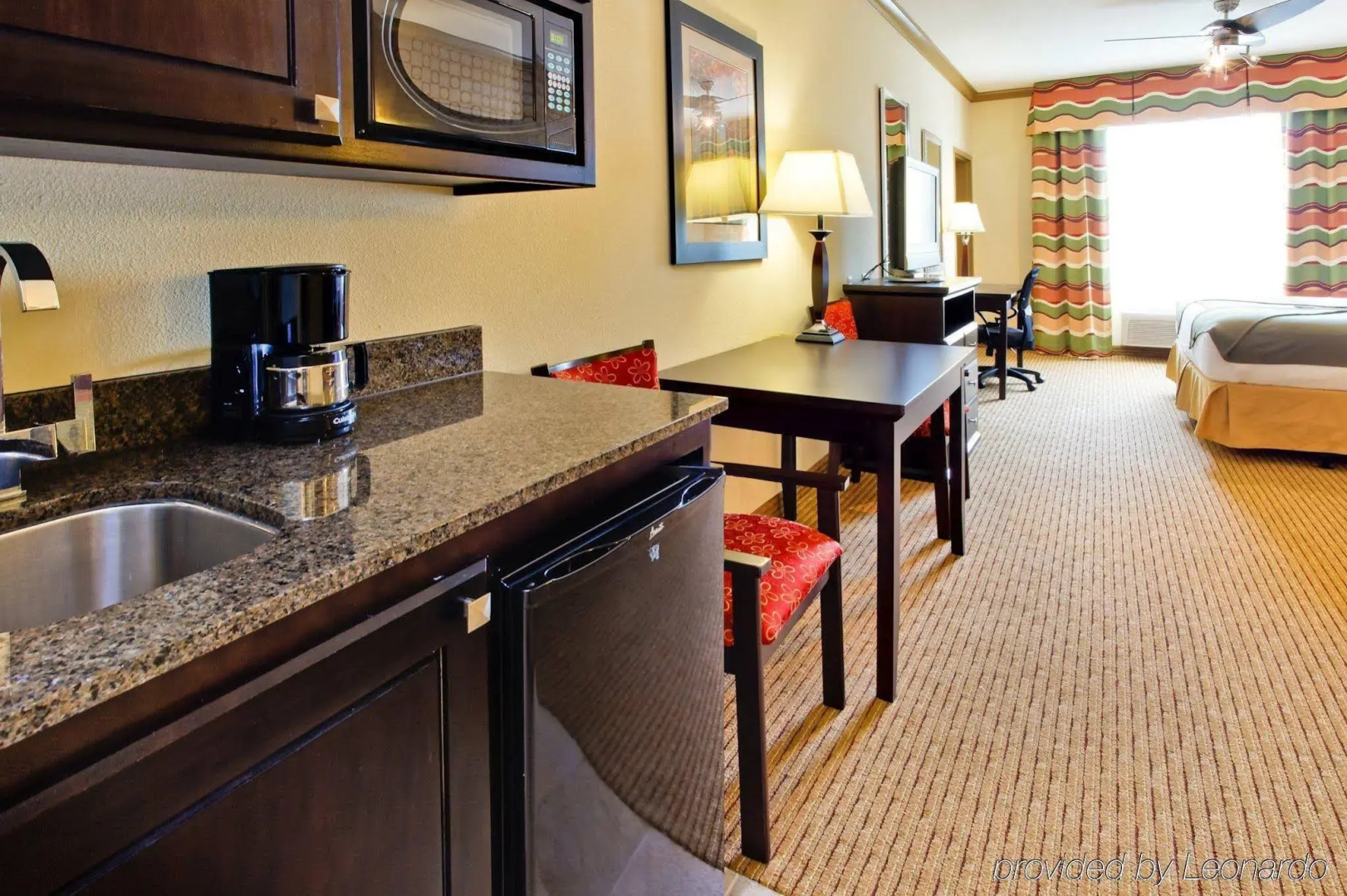Holiday Inn Express Hotel & Suites Dallas South - Desoto by IHG