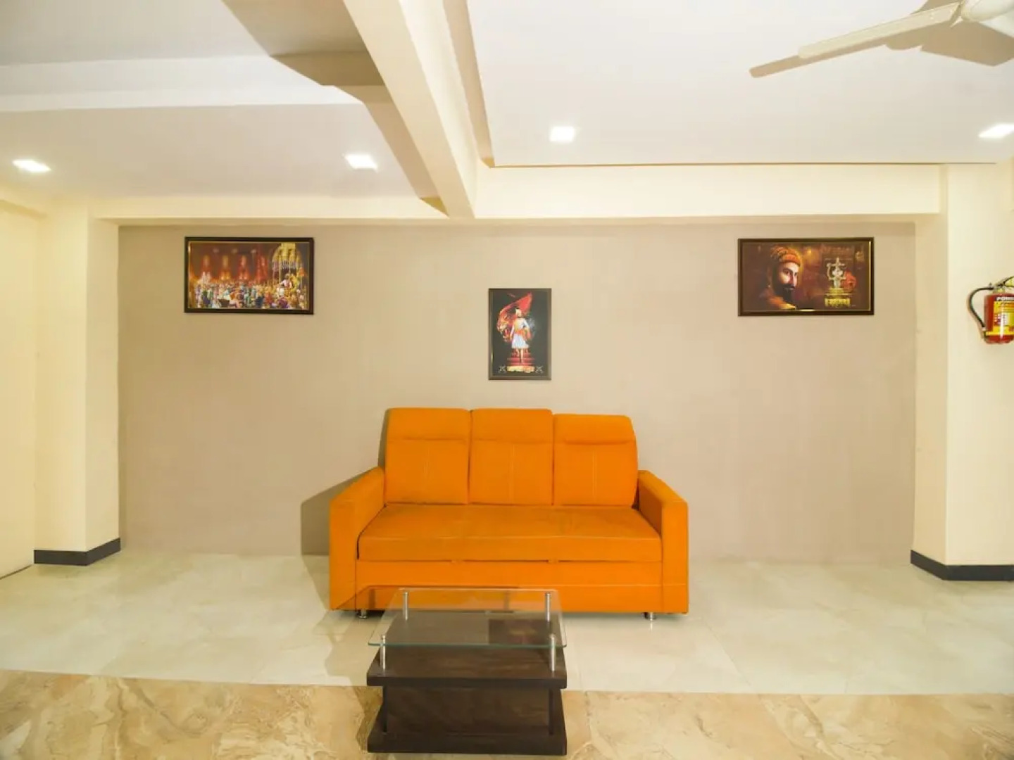 OYO 24621 The Star Hotel