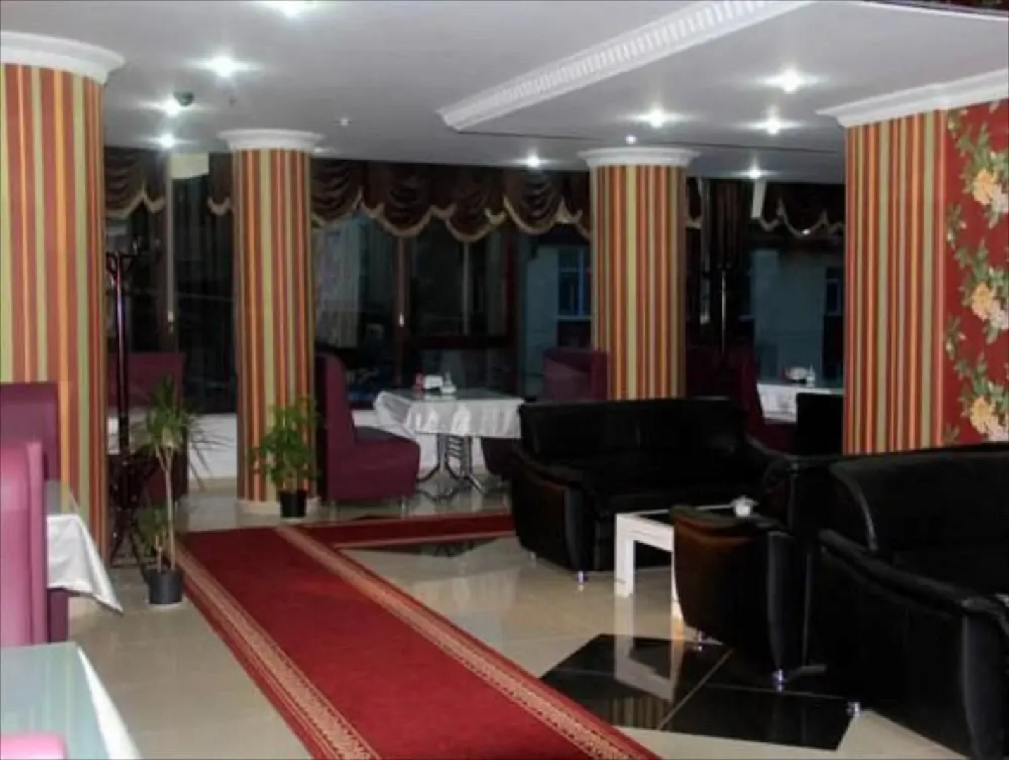 Hotel Side