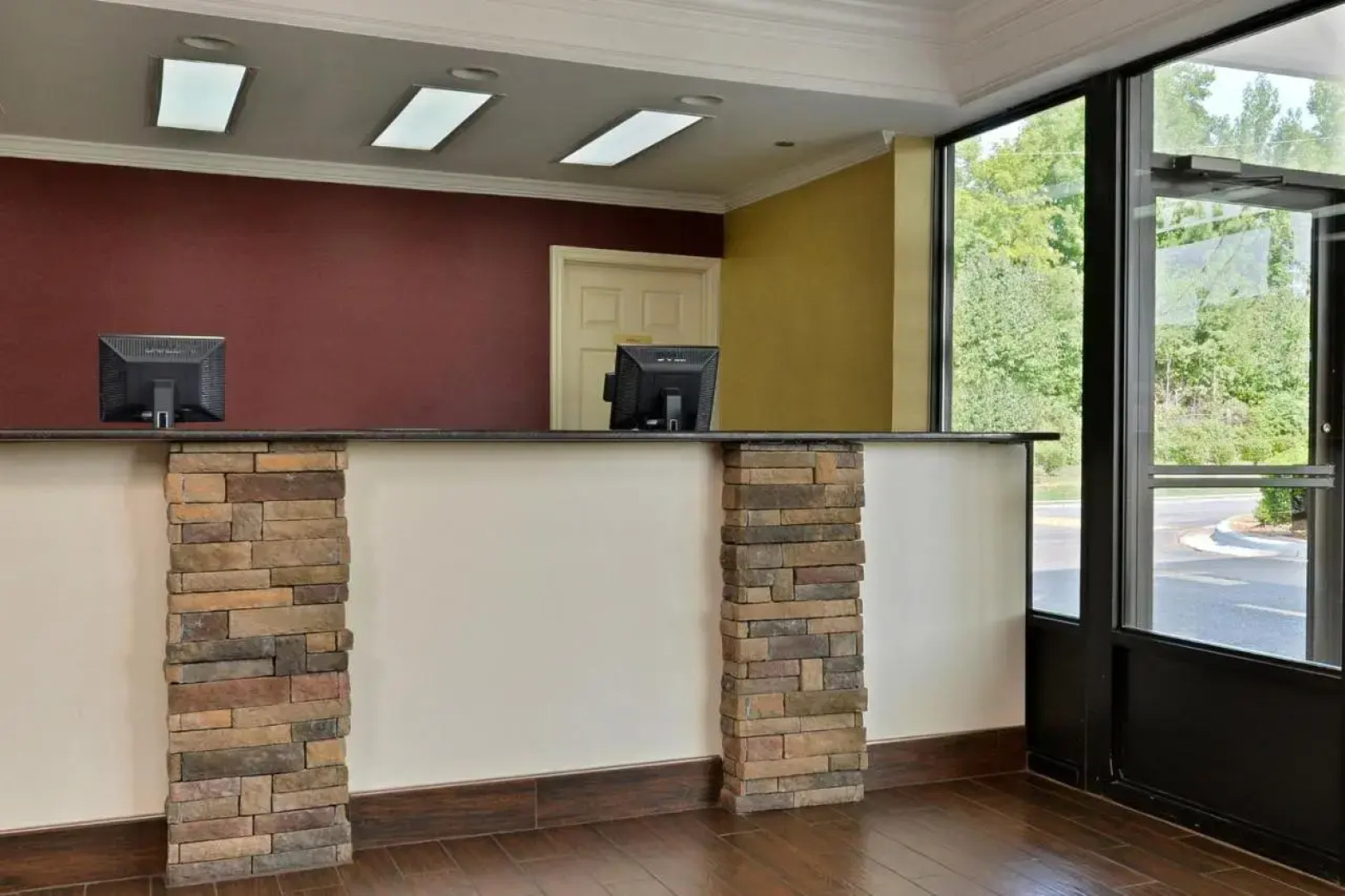 Americas Best Inns Dalton