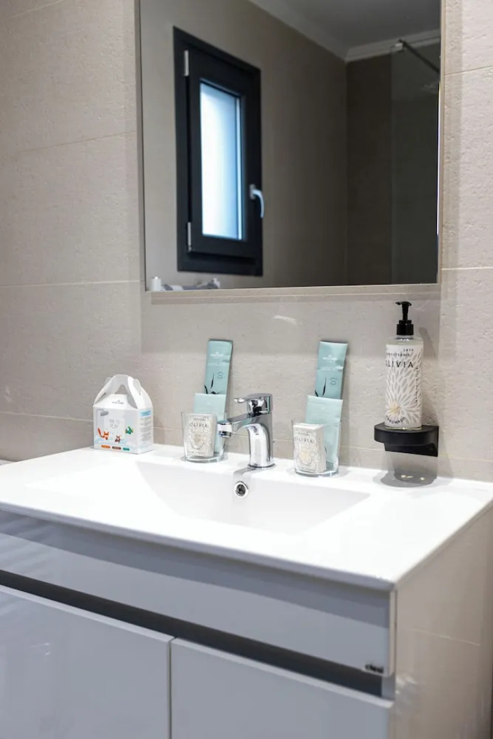 RAFKON Luxury Apartments - Myrina