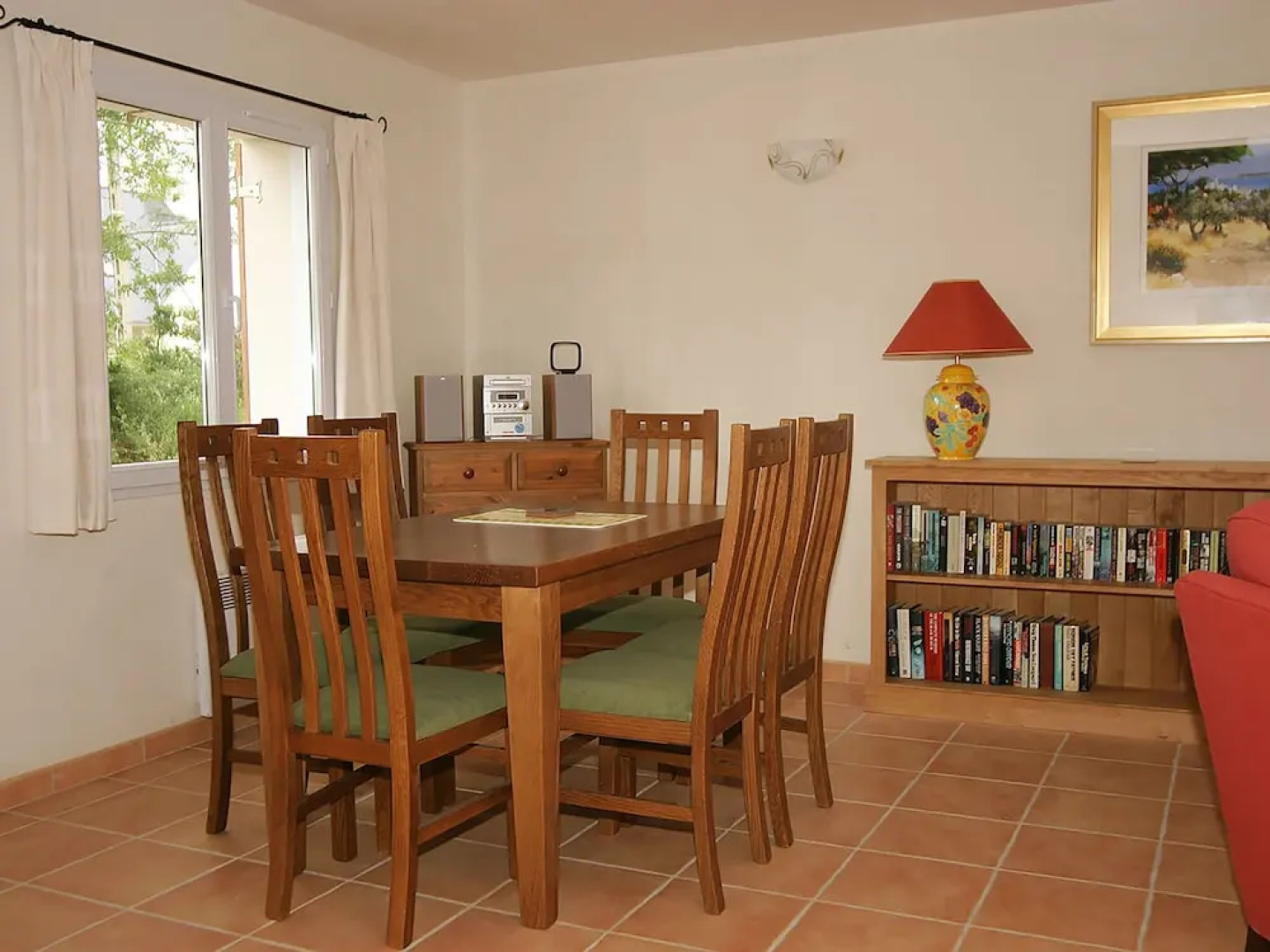 Classic Holiday Home in Riec-sur-bélon With Private Garden