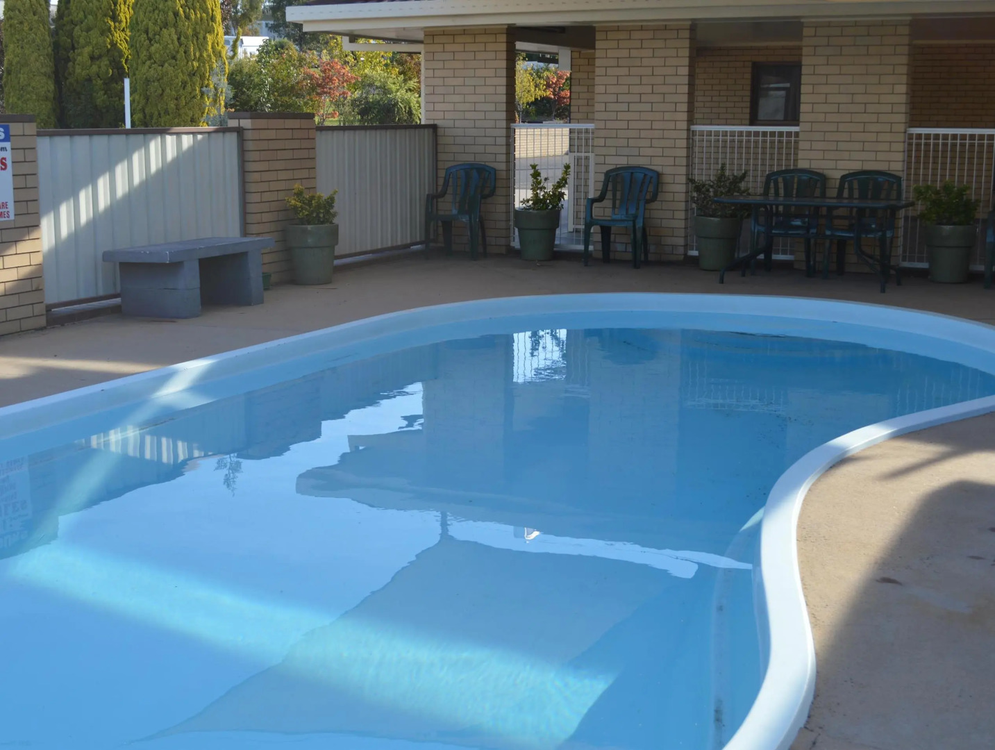 Top Of The Town Motel