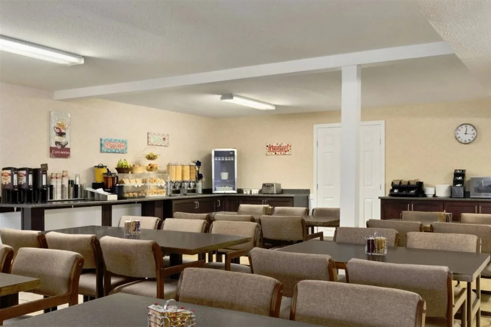 Travelodge by Wyndham Kamloops Mountview