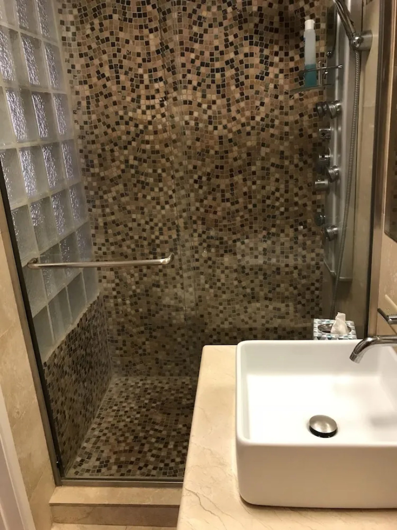 Oversize Studio close to the Beach/Airport