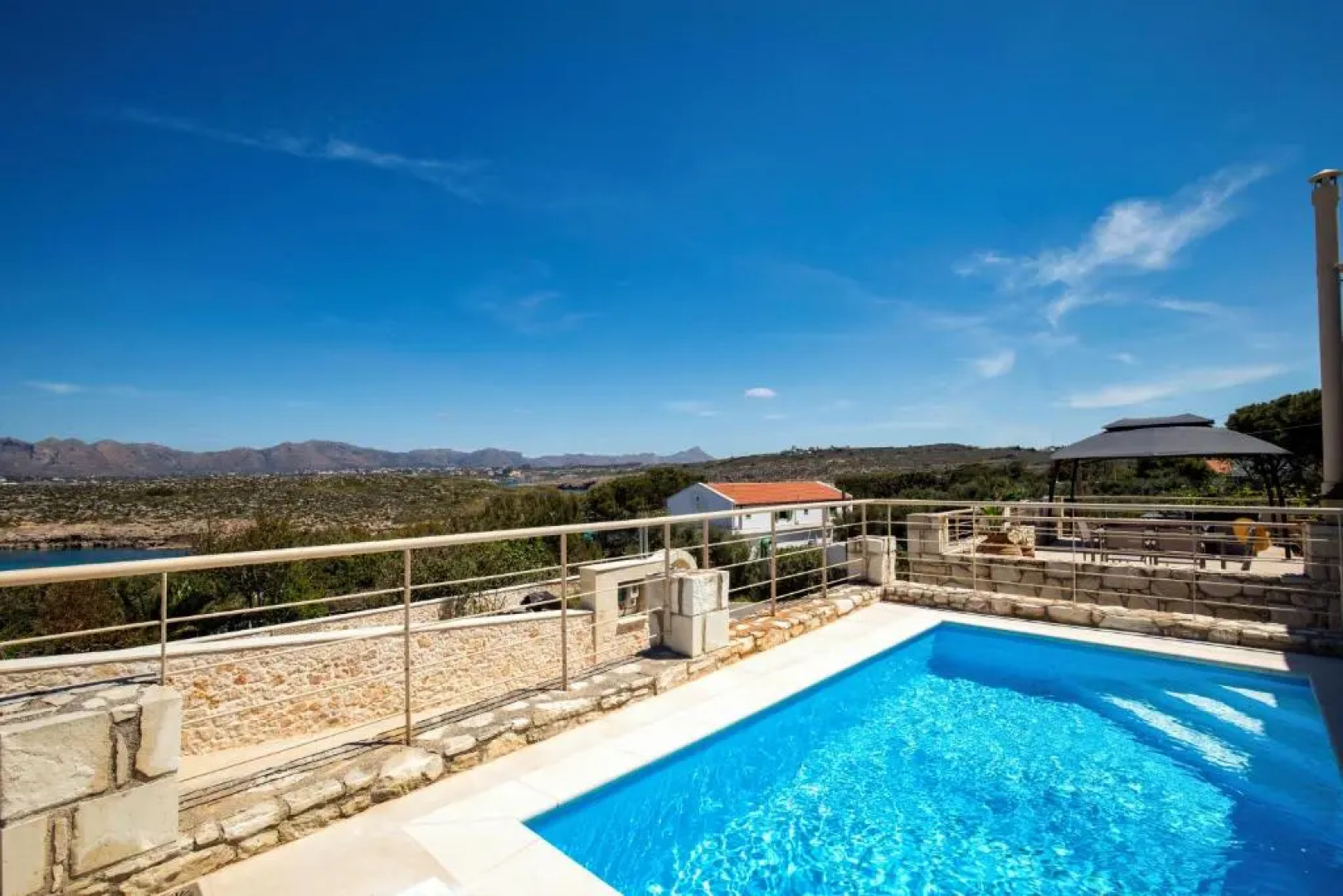 Vagioni Seaside Villa