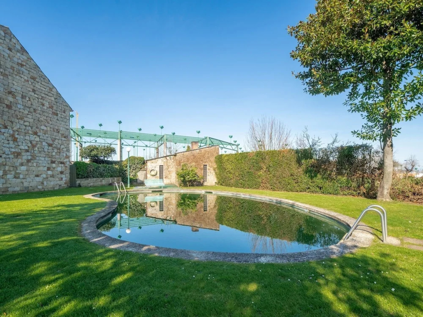 Classy Holiday Home With Swimming Pool, Garden, Bbq, Parking