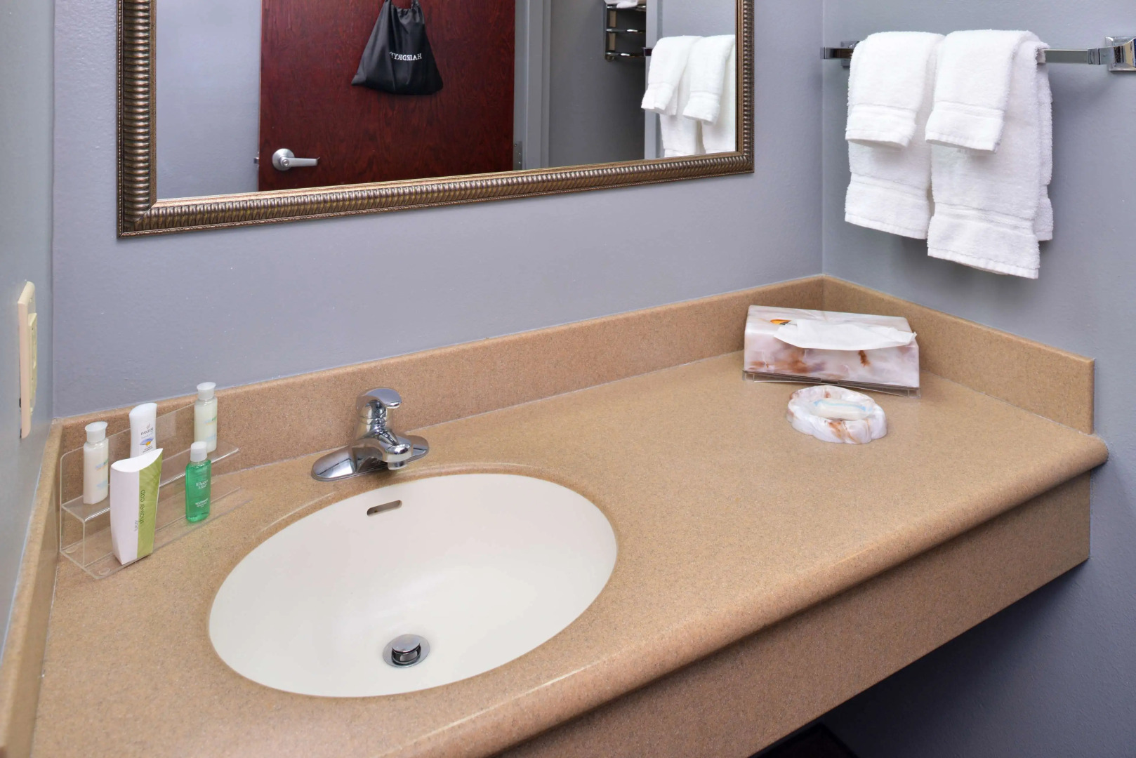 Best Western Plus Two Rivers Hotel & Suites