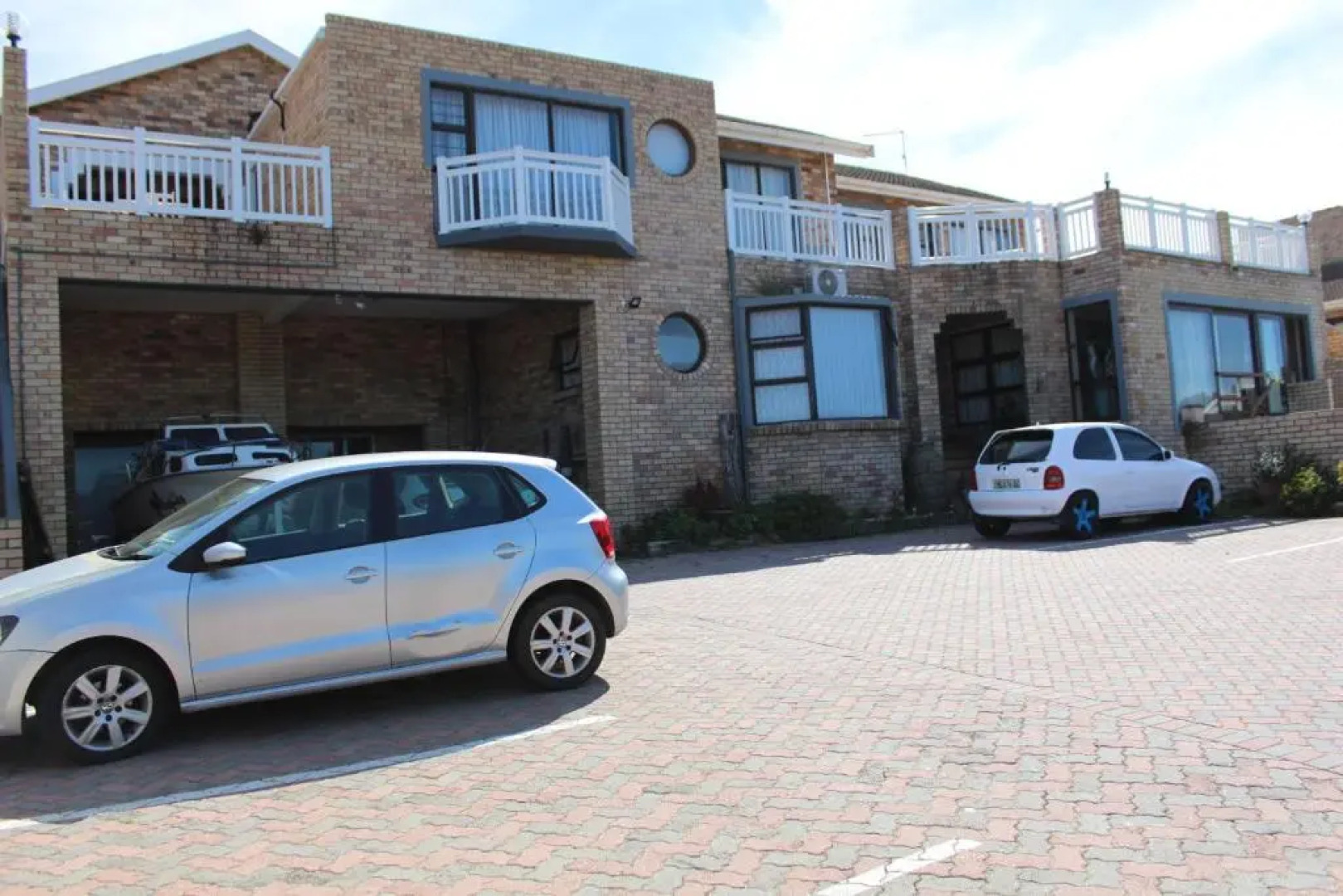 Bluewater Beachfront Guesthouse