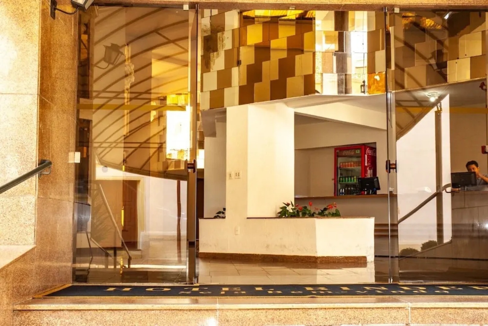 Binder Hotel Mogi Guacu