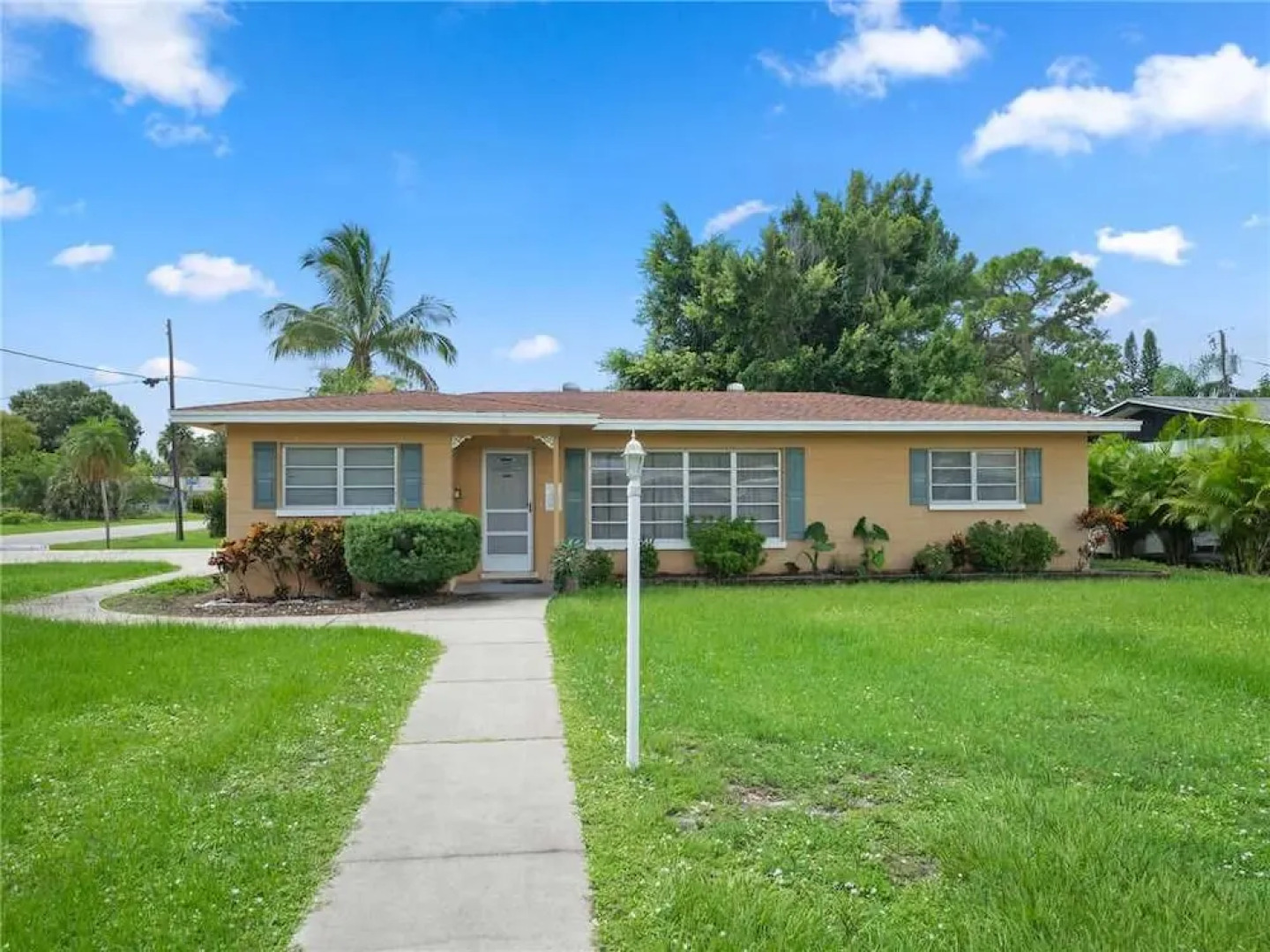 Aurora Seabreeze - Three Bedroom Home