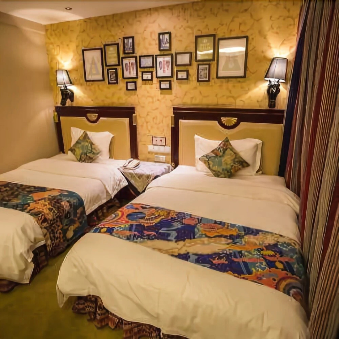 Four Seasons Holiday Hotel