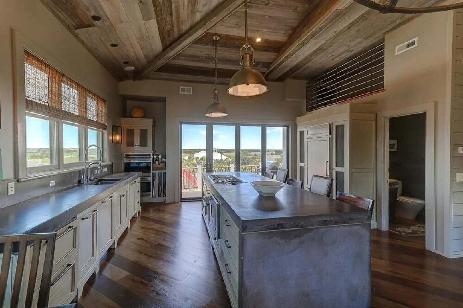 305 Carolina Boulevard