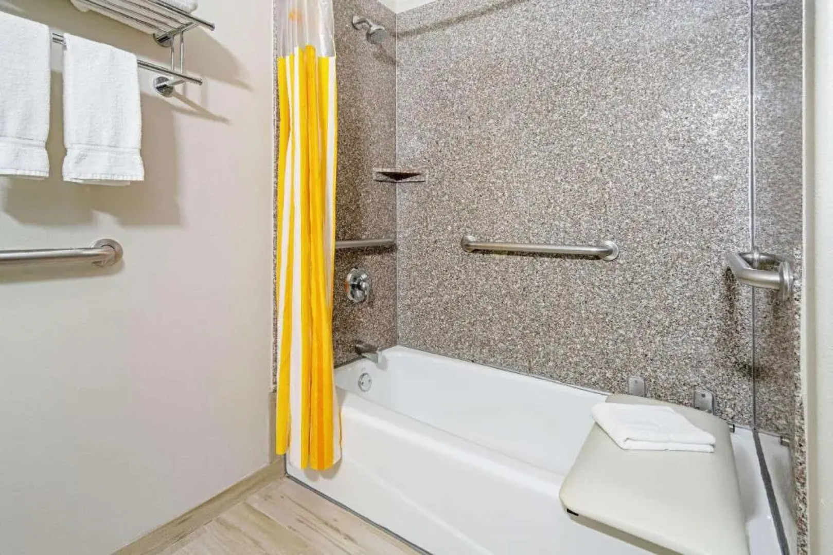 La Quinta by Wyndham Mercedes