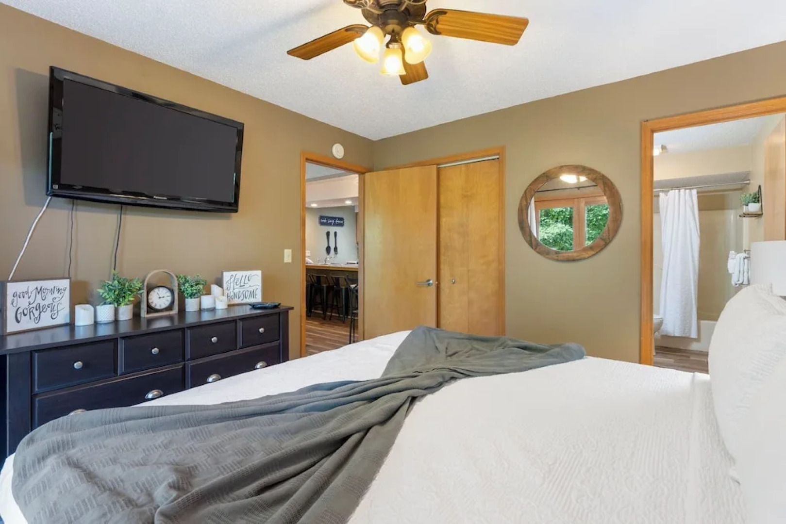 The Circle Retreat 7