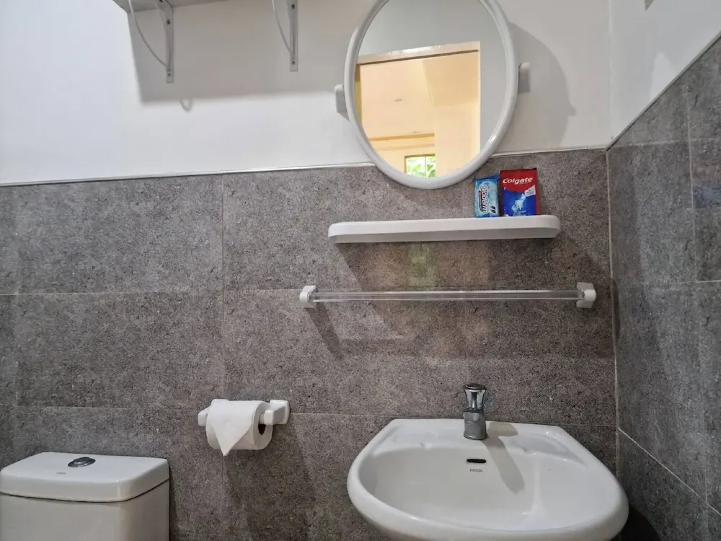 3 Bedrooms 2 Storey House!