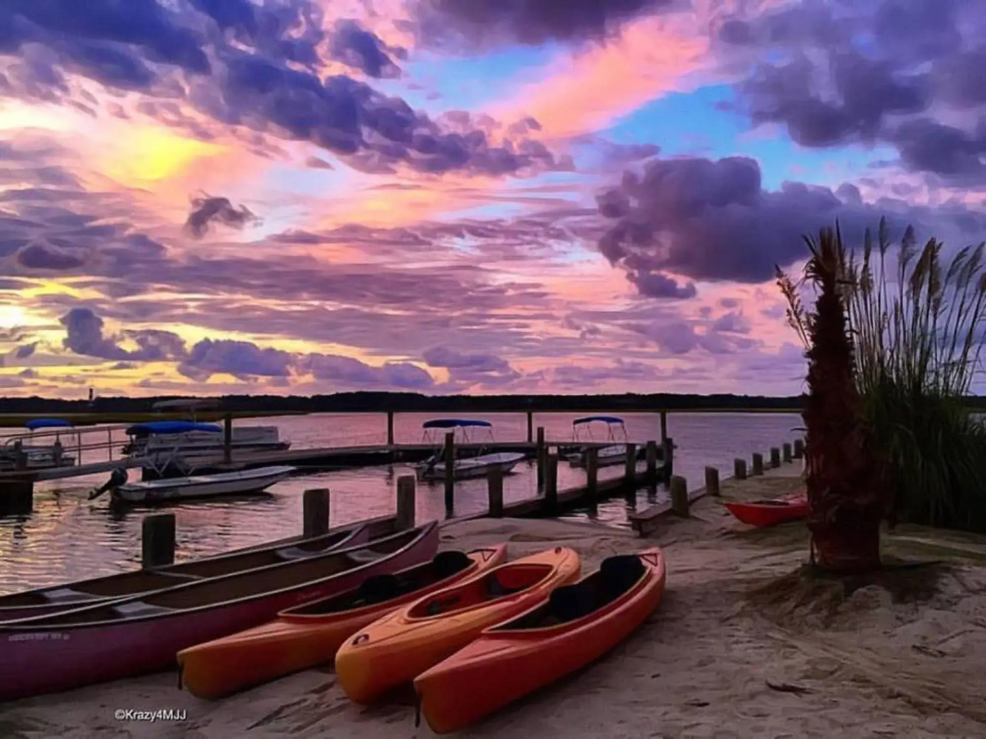 Snug Harbor Marina and Hotel