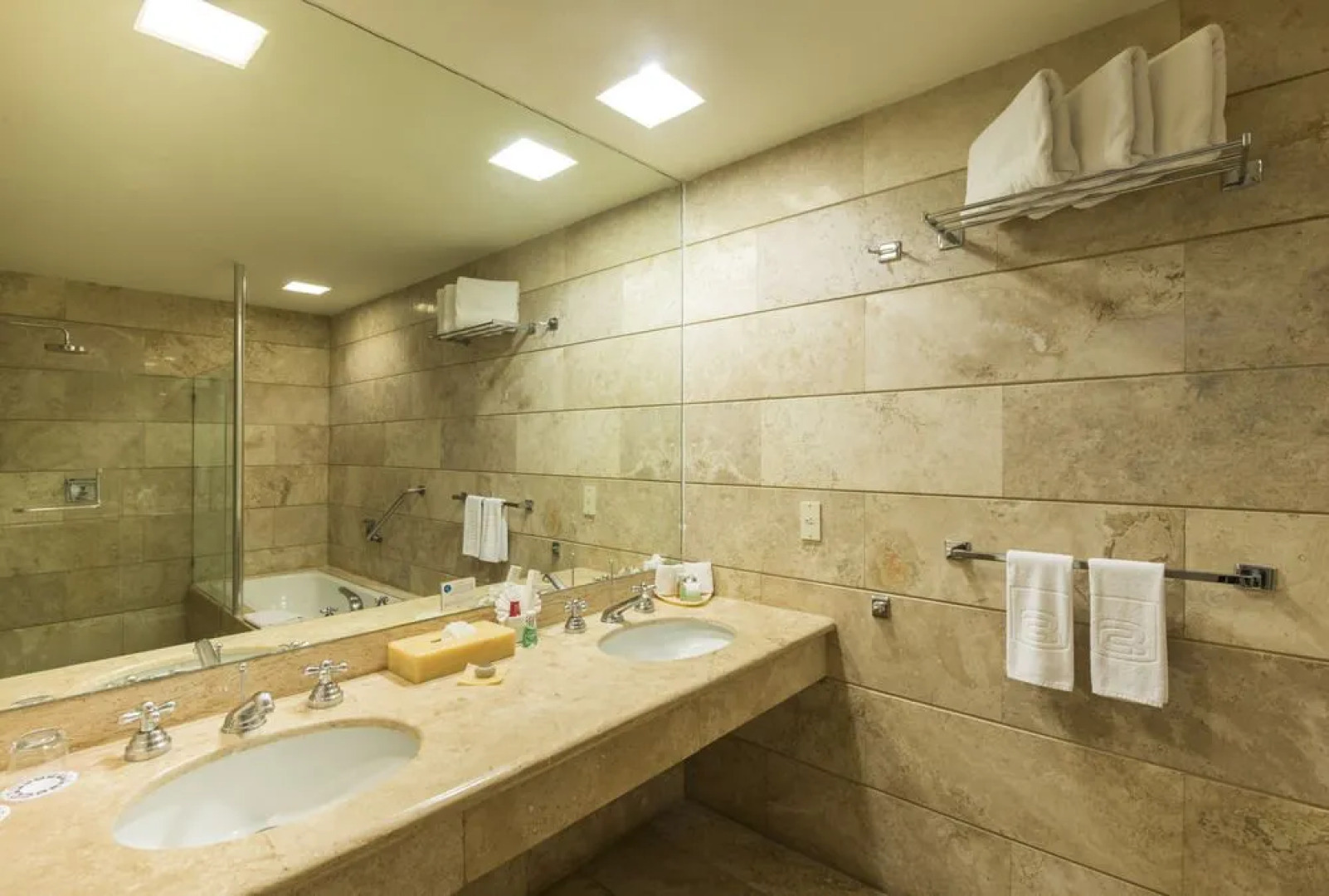 Suite Zaashila Tangolunda