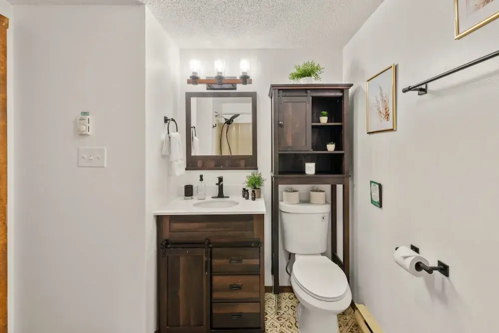 The Bear s Den by Avantstay Prime Location Renovated w Movie Game Room