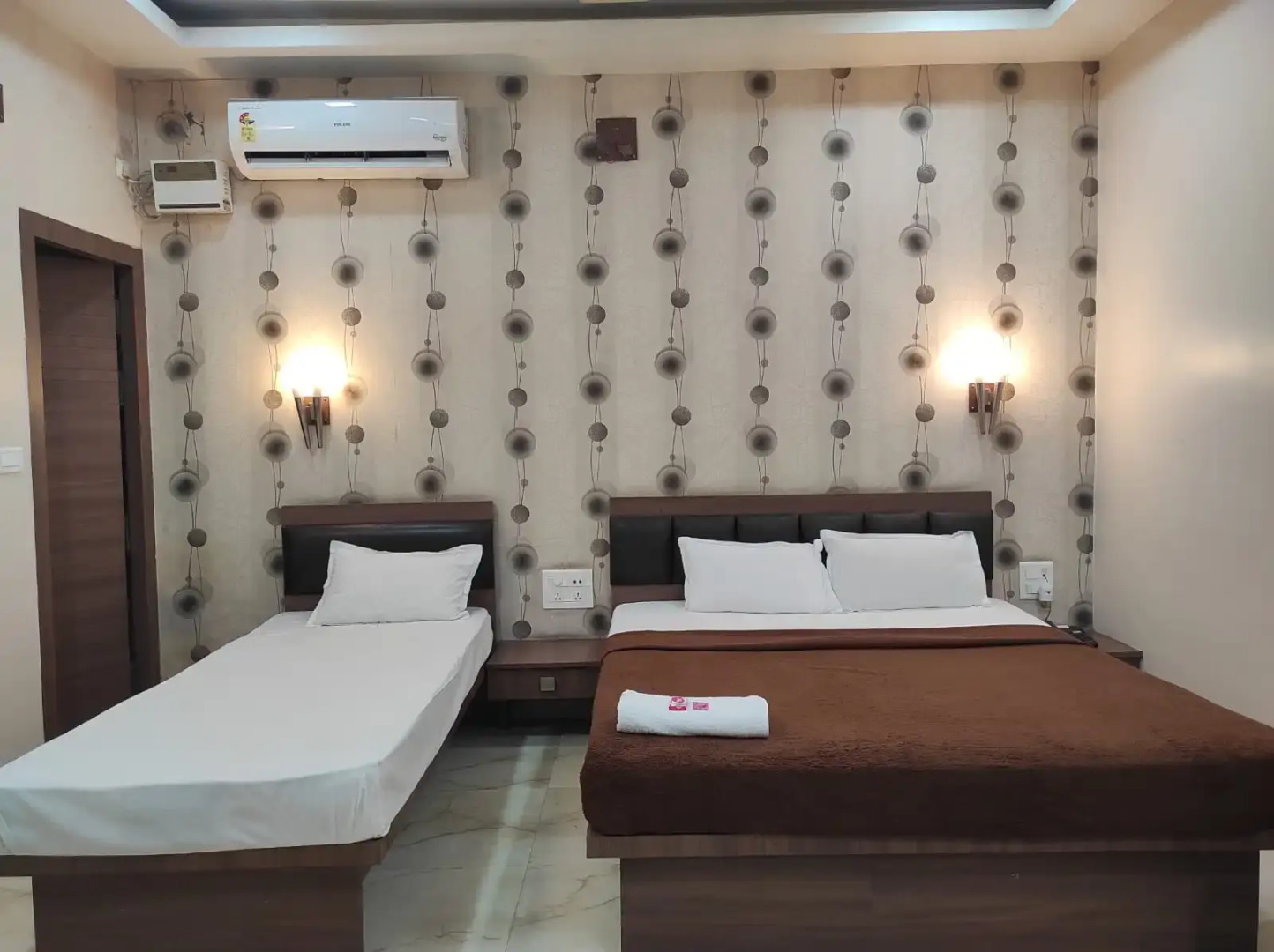 Hotel Holiday Palace