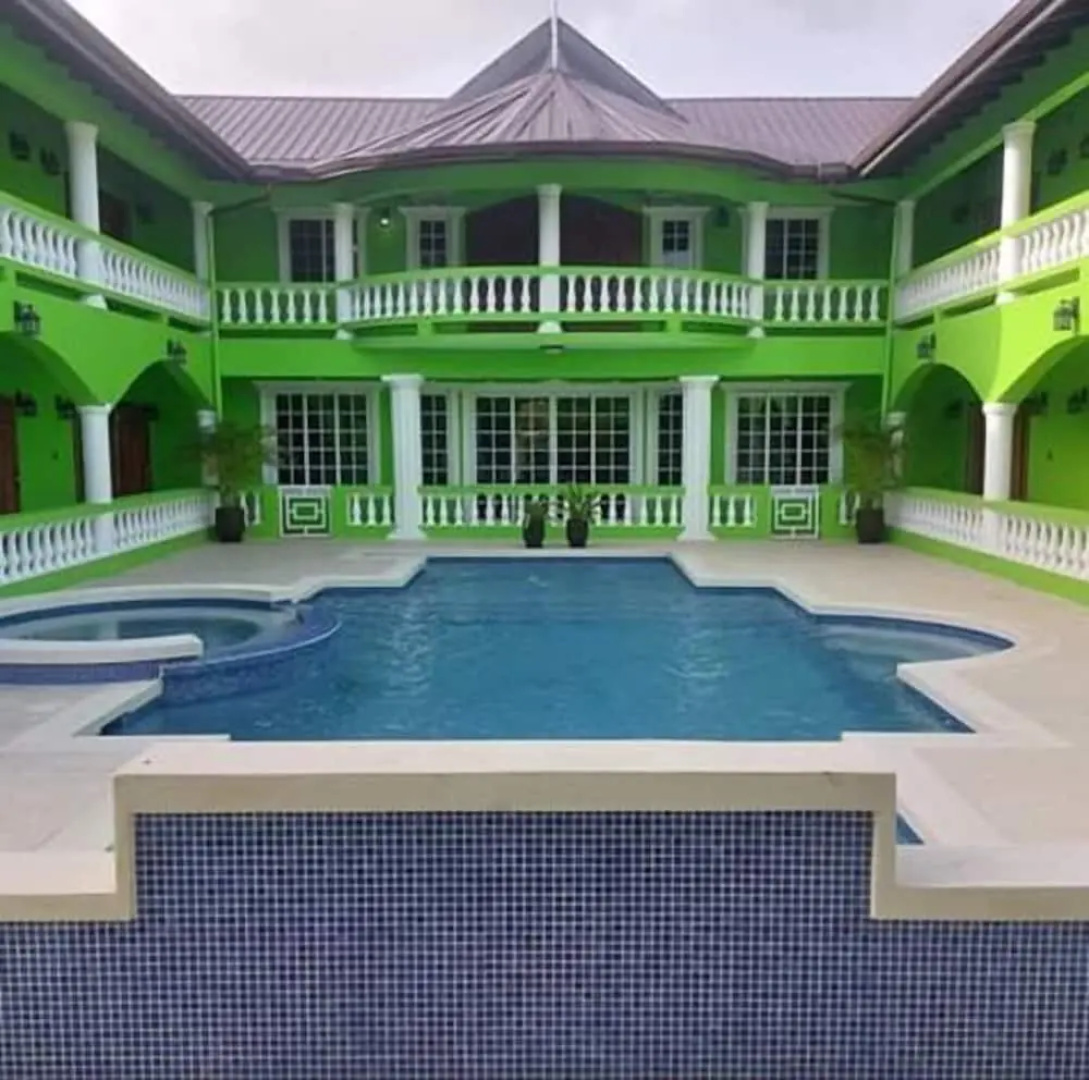 PeSheres Inn & Spa