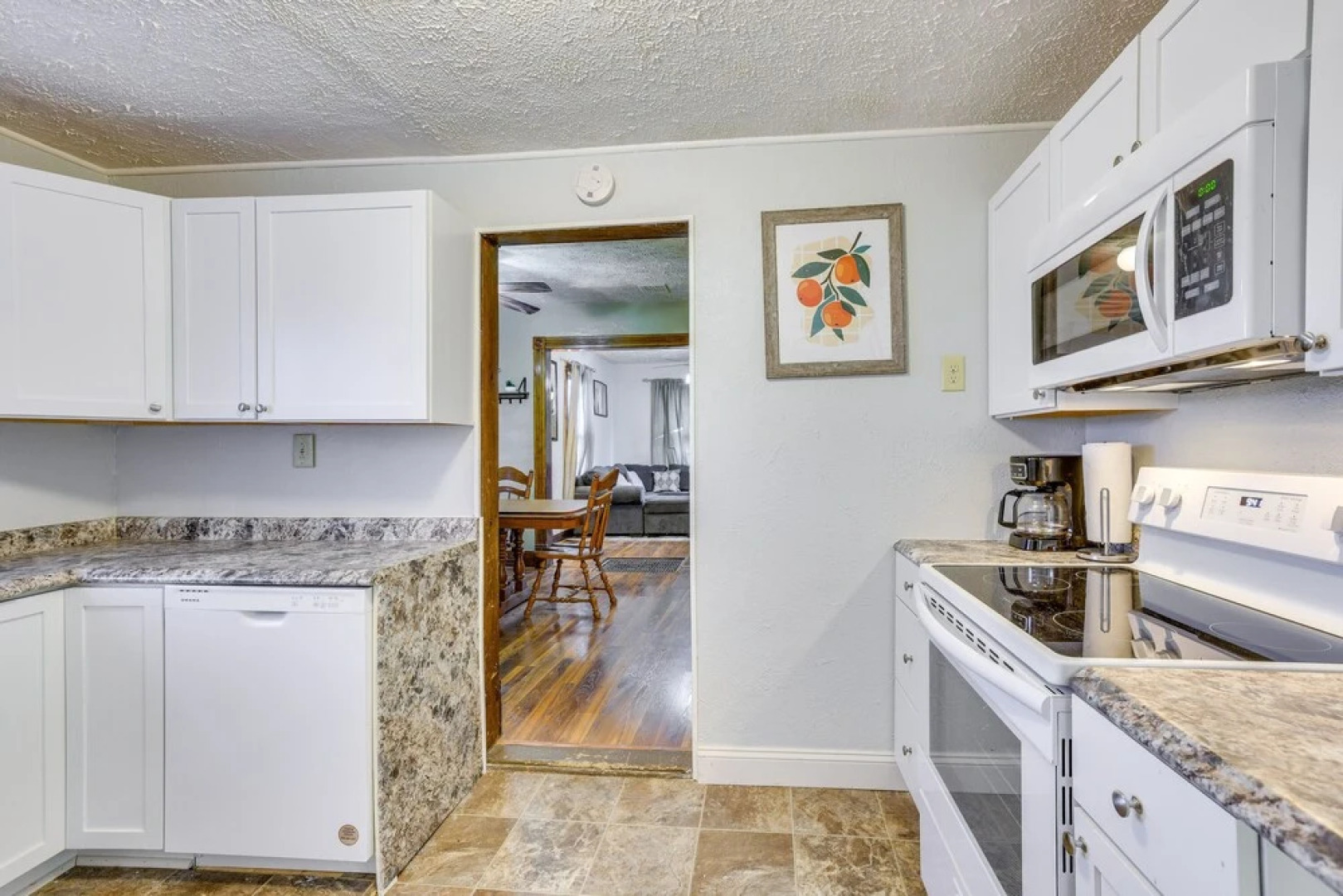 3 Mi to Golf - Beatrice Vacation Home!