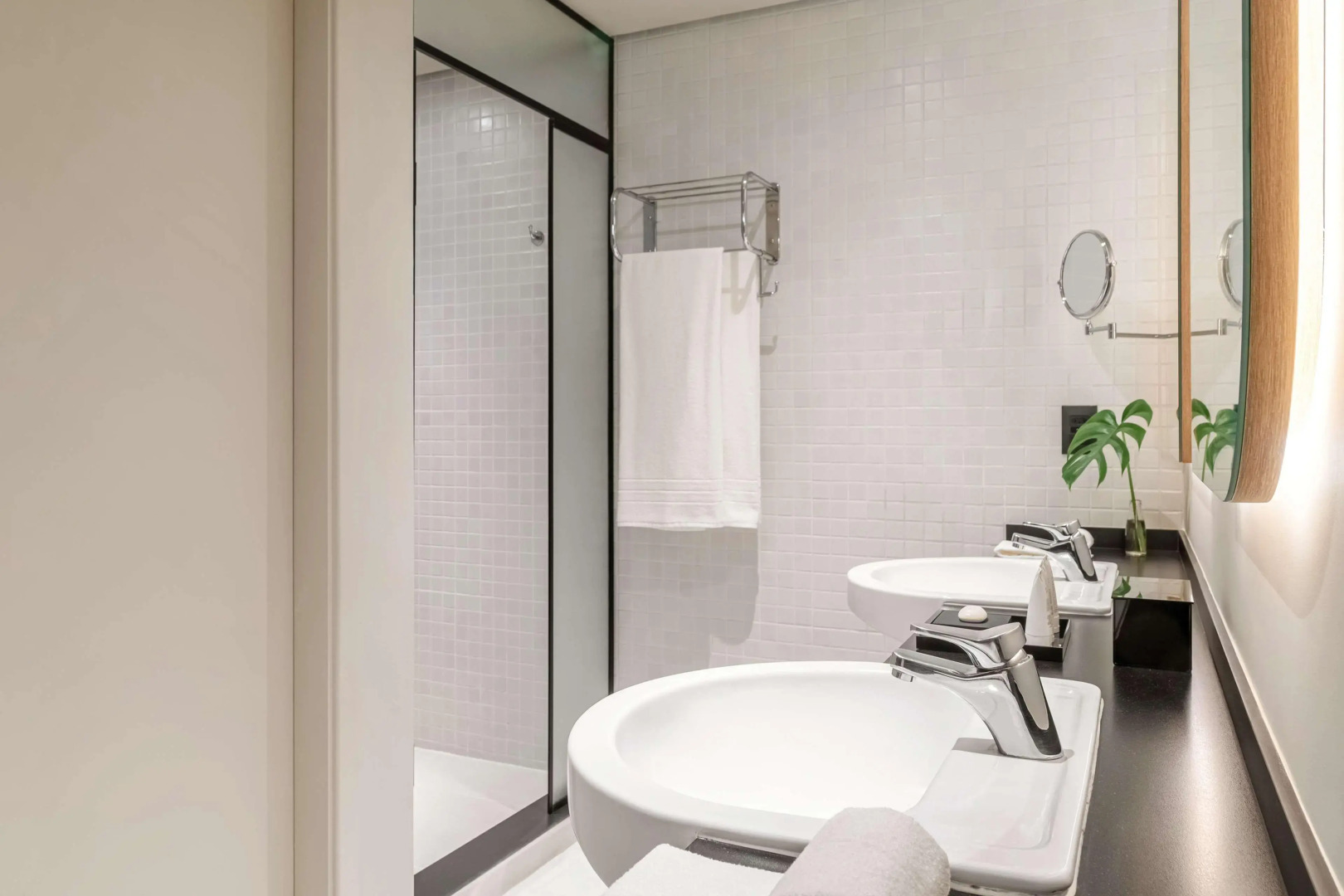 Almenat Embu das Artes Sao Paulo, Tapestry Collection