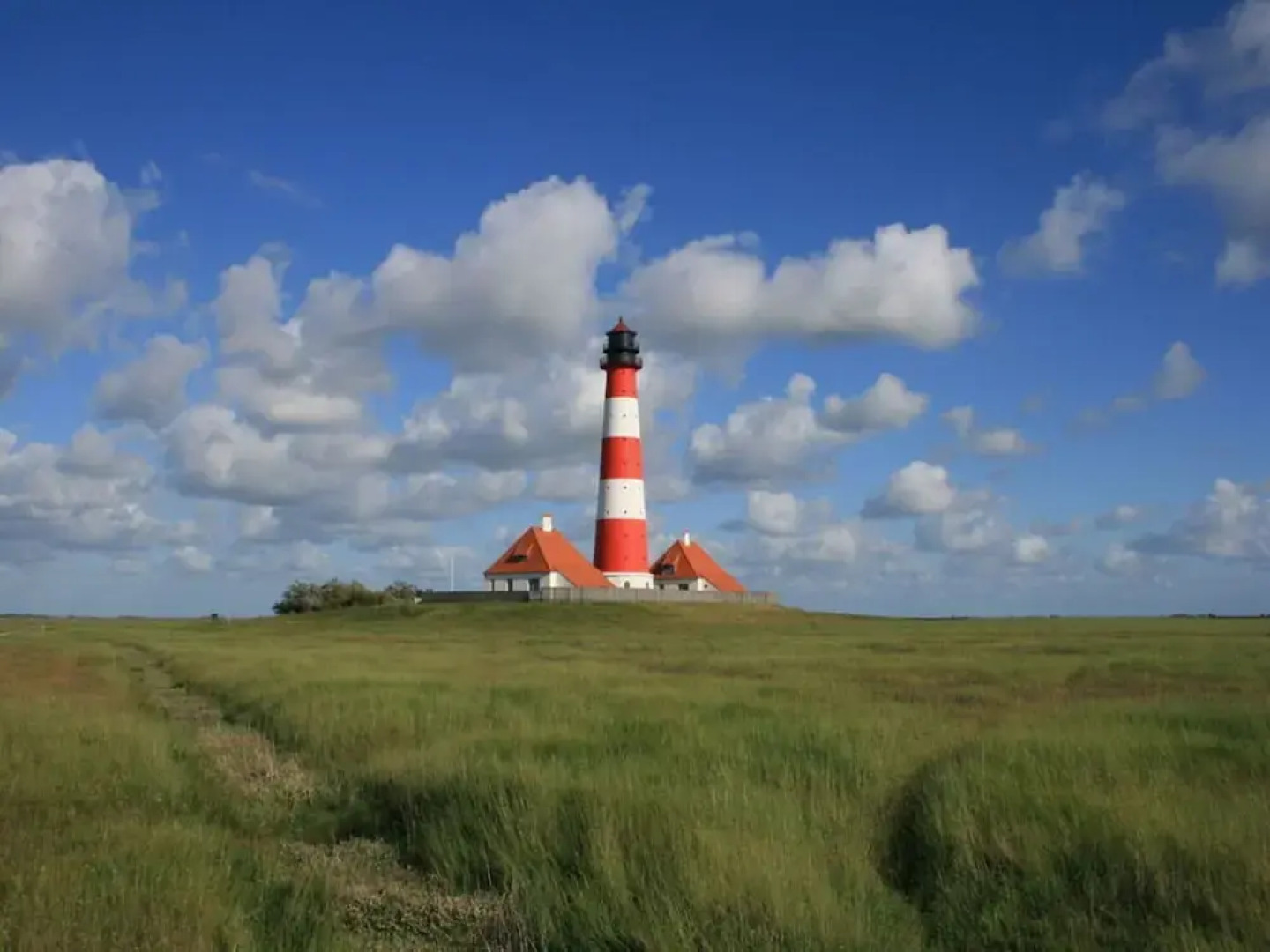 Cozy Apartment on the Canal