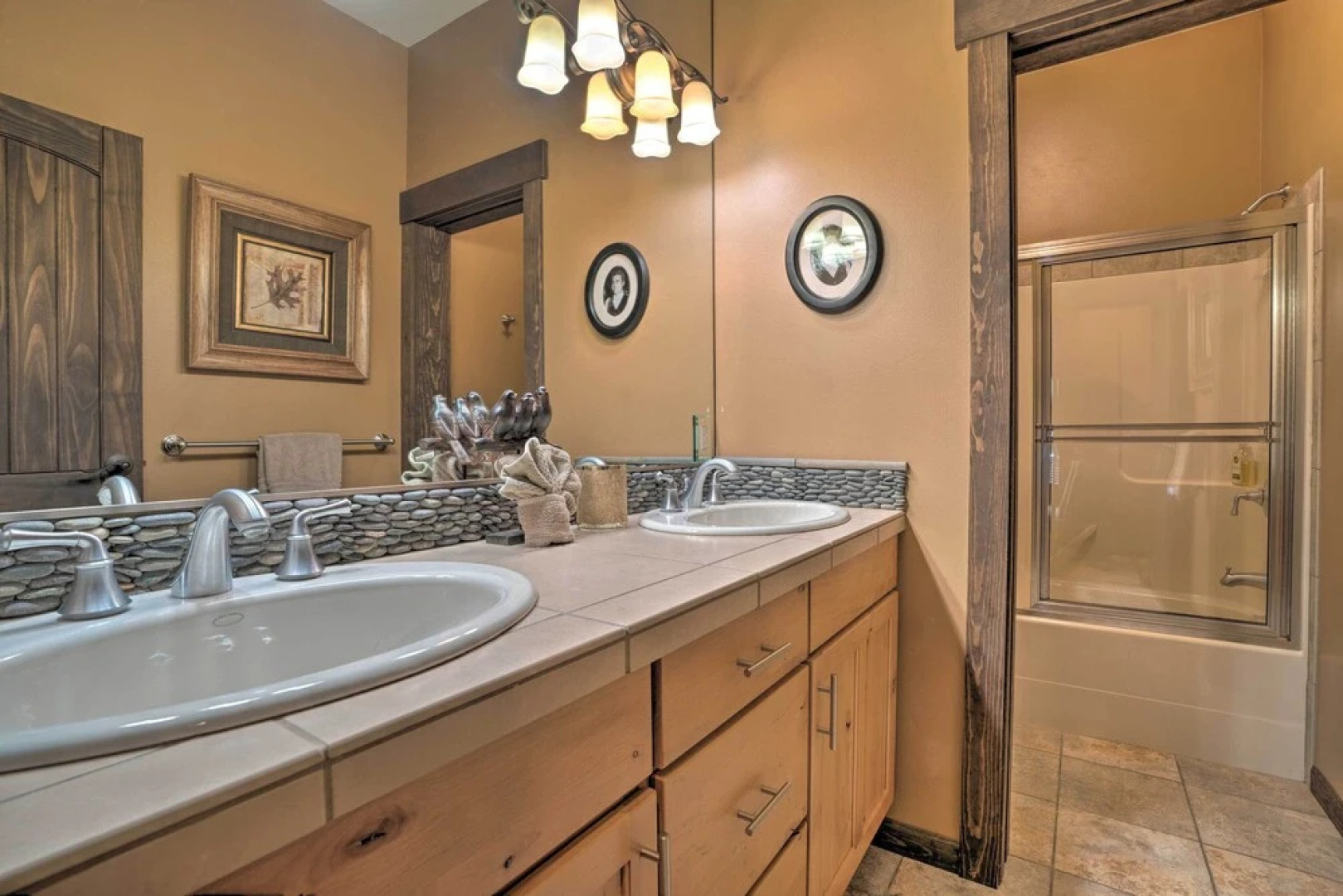 Luxurious Getaway w/ Hot Tub in Suncadia Resort!