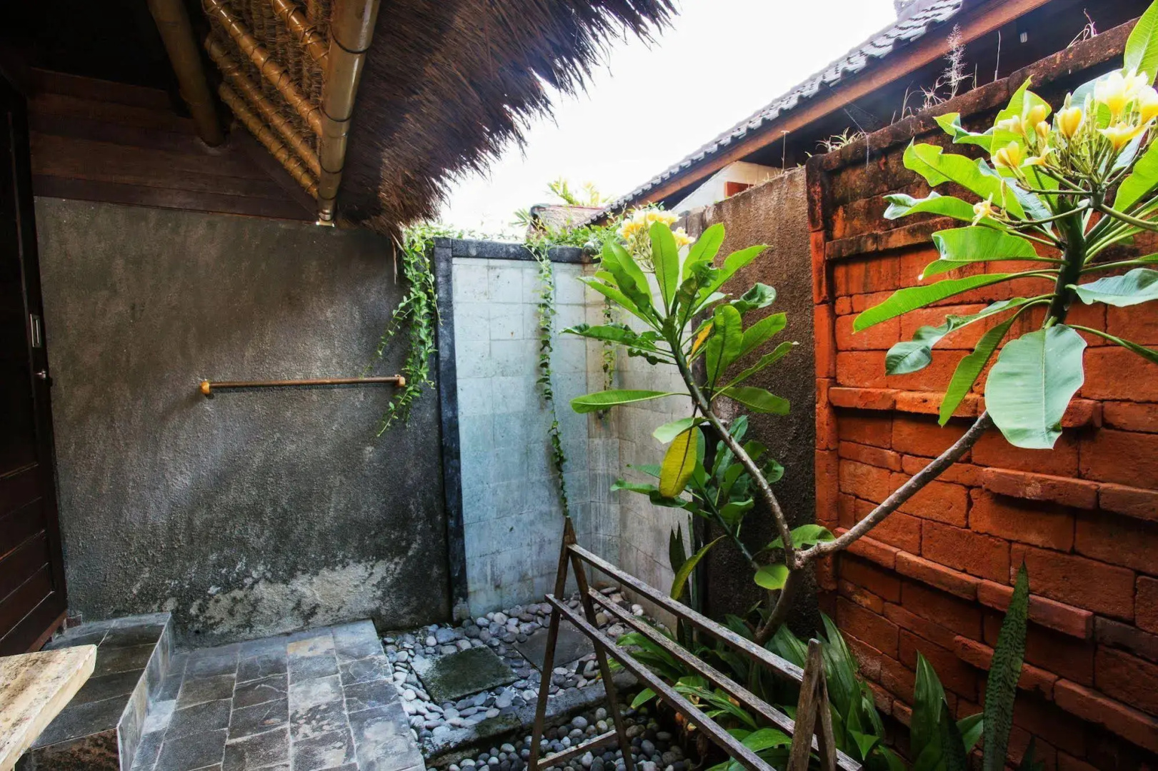 TS Hut Lembongan