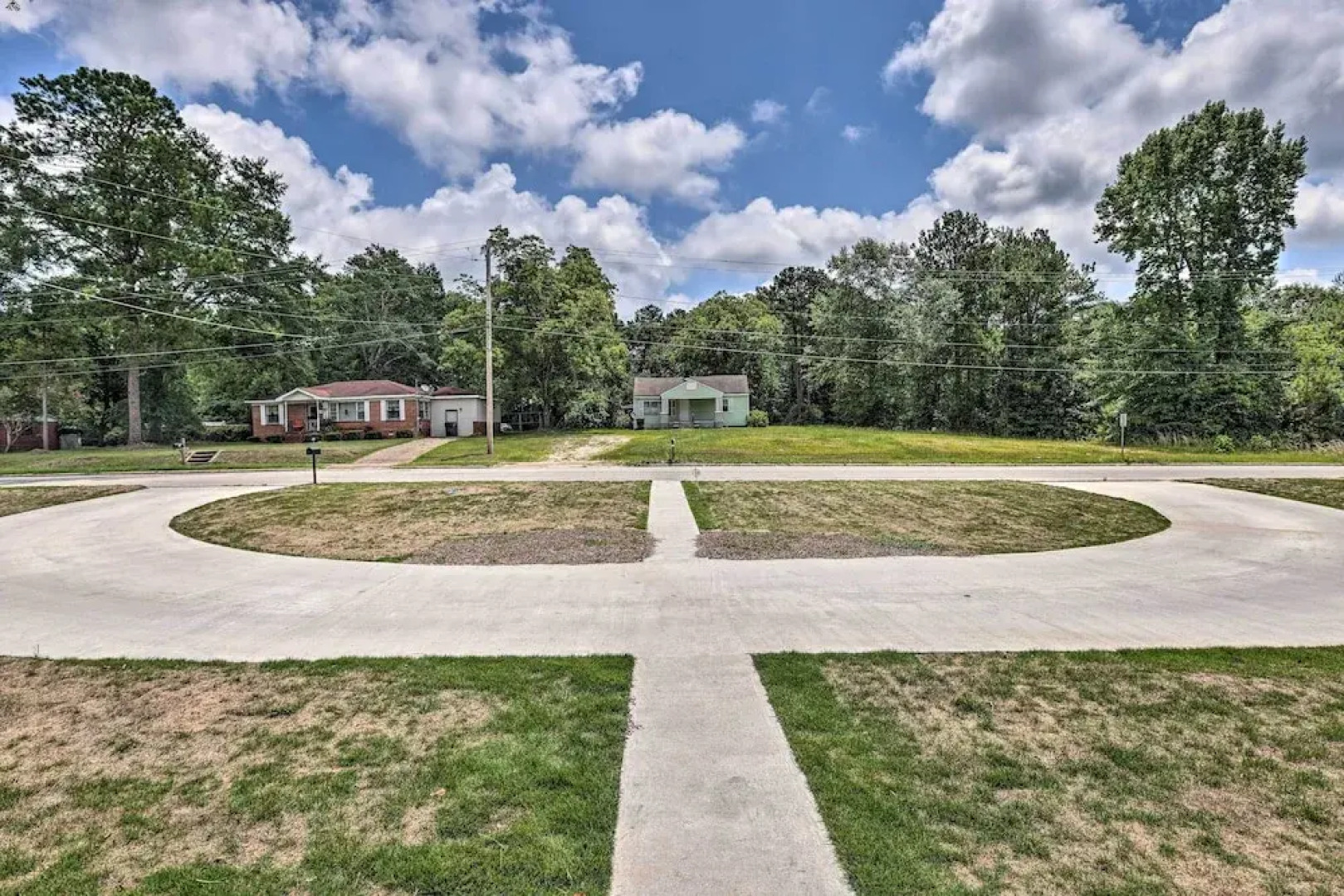 Modern, Colorful Home ~ 2 Mi to Tuskegee Uni