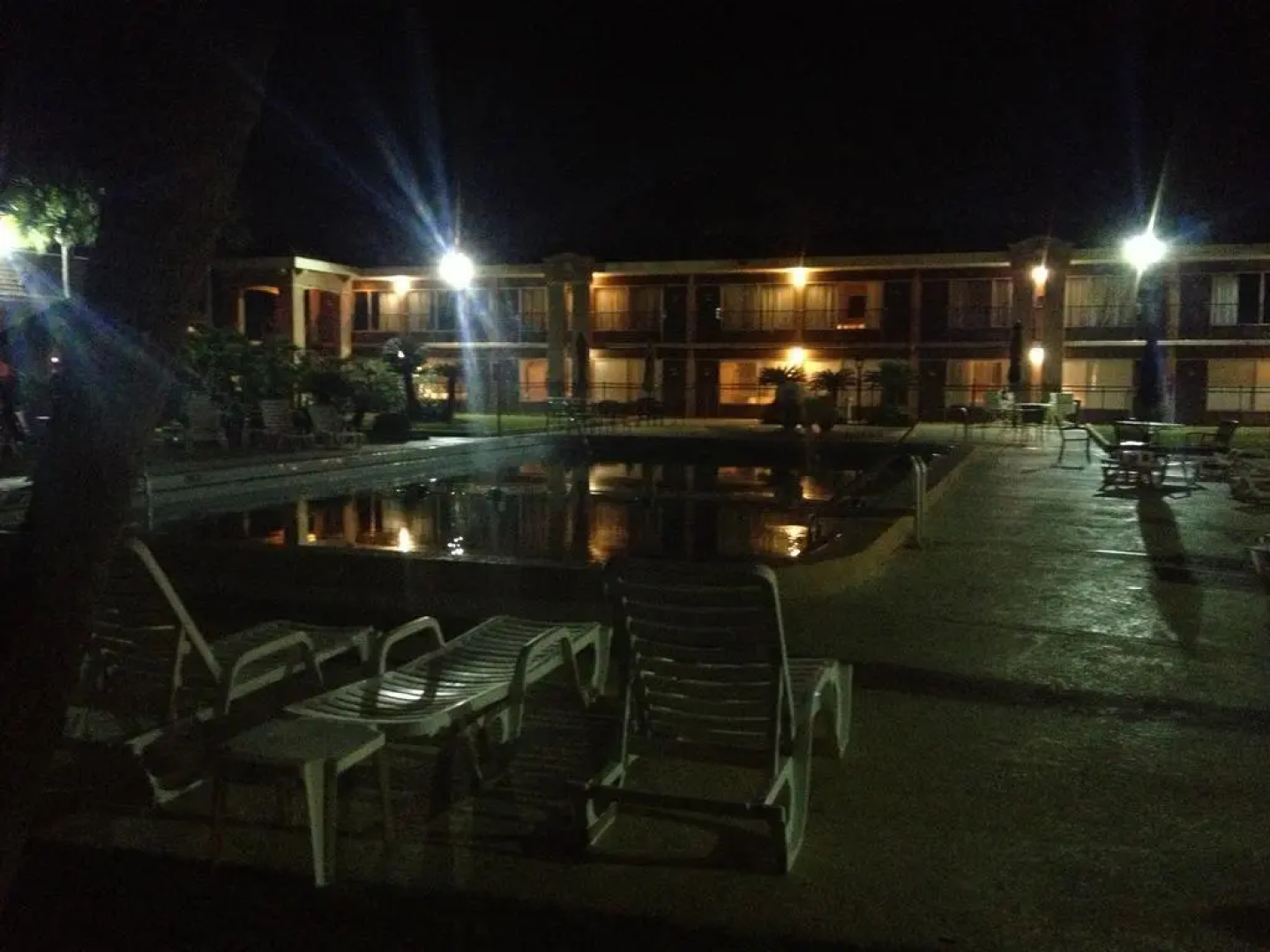 Monroes On The Lake Hotel & Banquet Hall