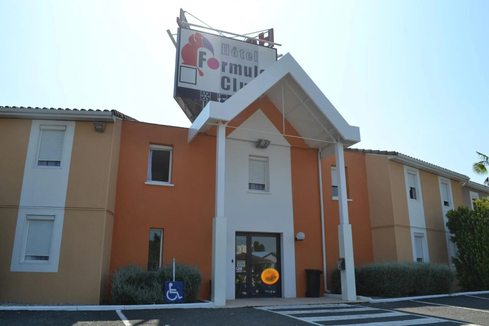 Hotel Formule Club