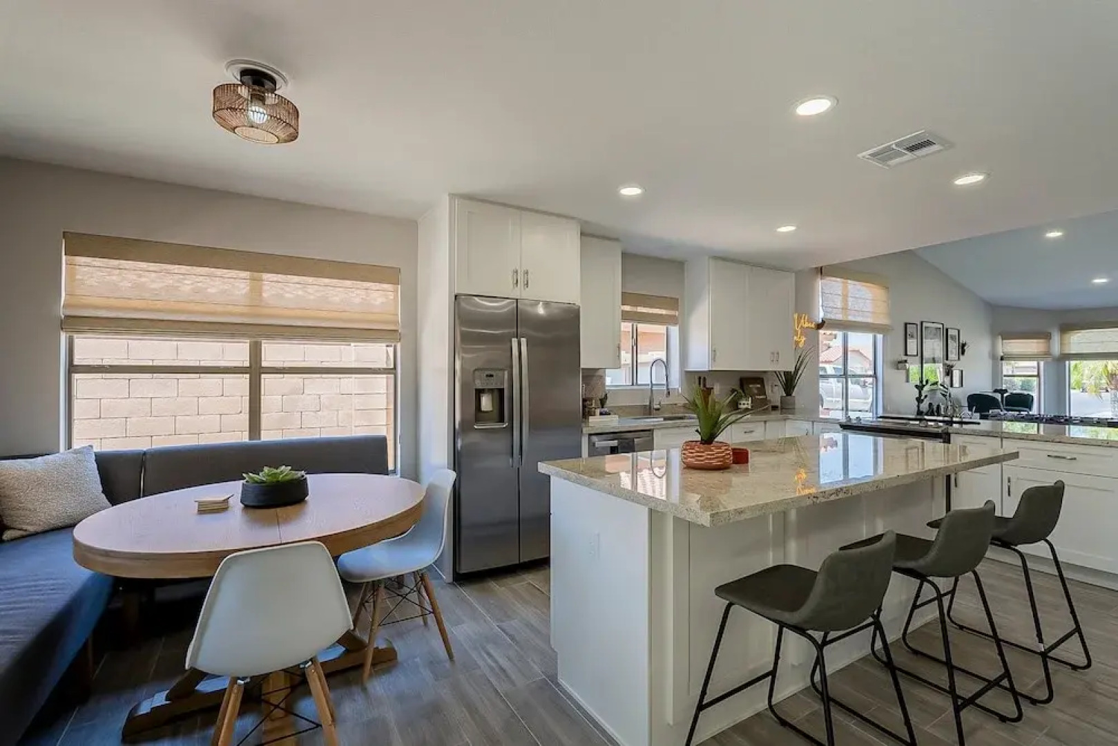 Dos Palmas - Gilbert Poolside Retreat