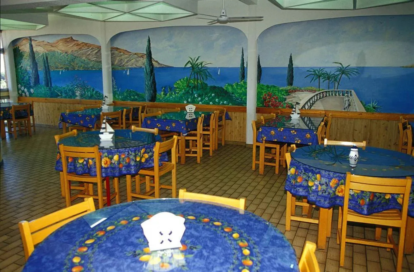 Le Kangourou by Popinns