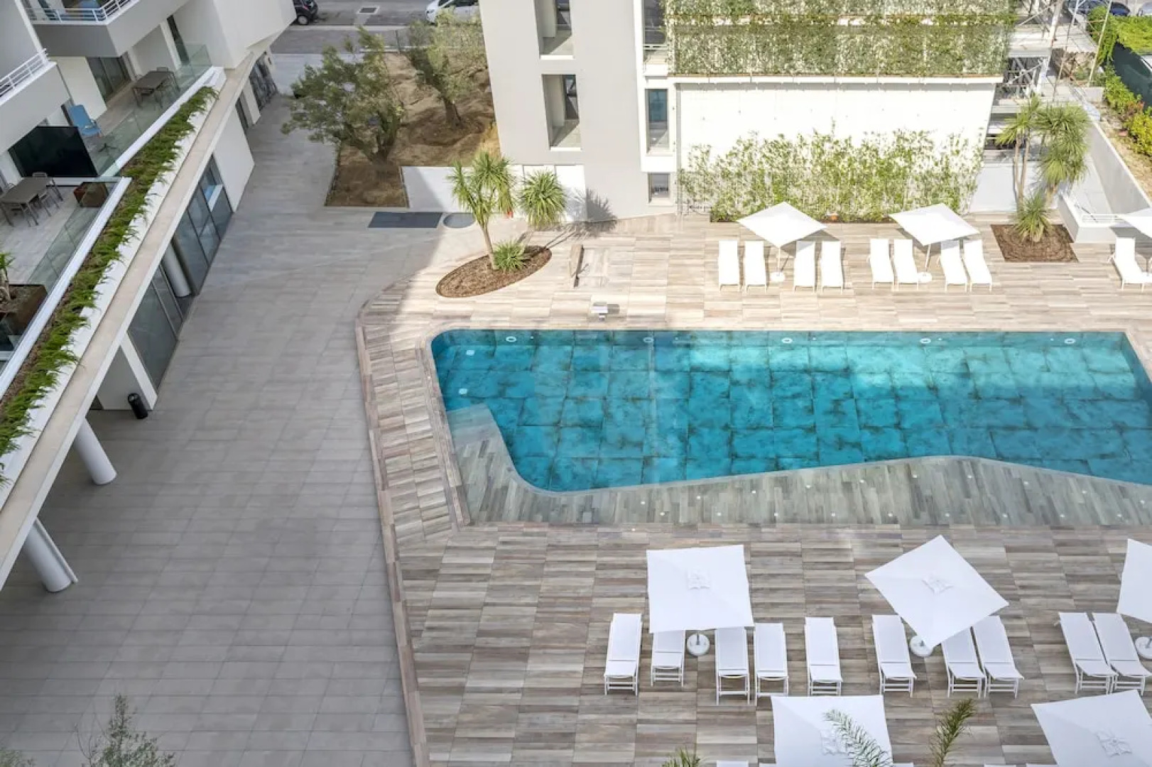 Youmami Lifestyle Suite Hotel