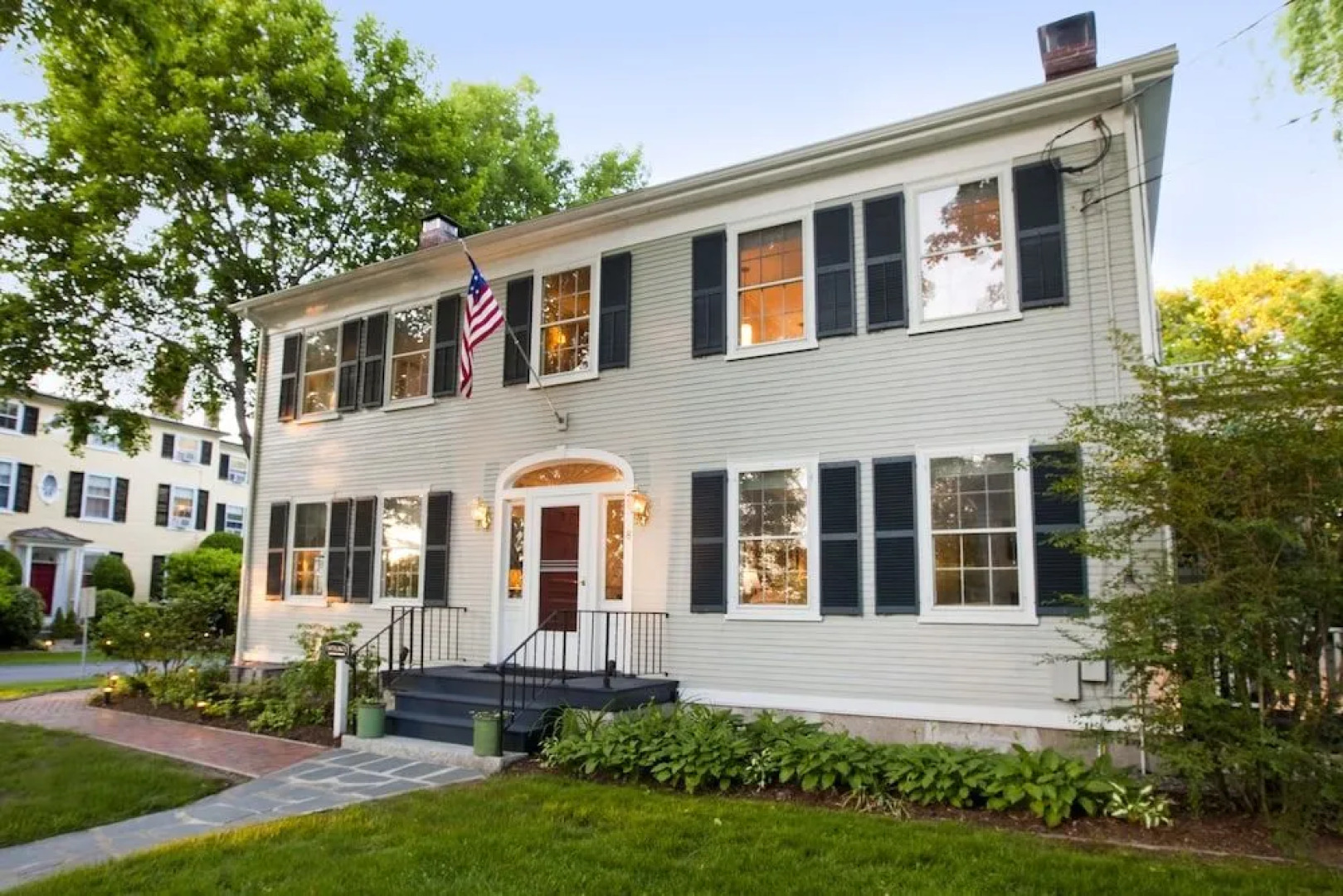 Captain Fairfield Inn