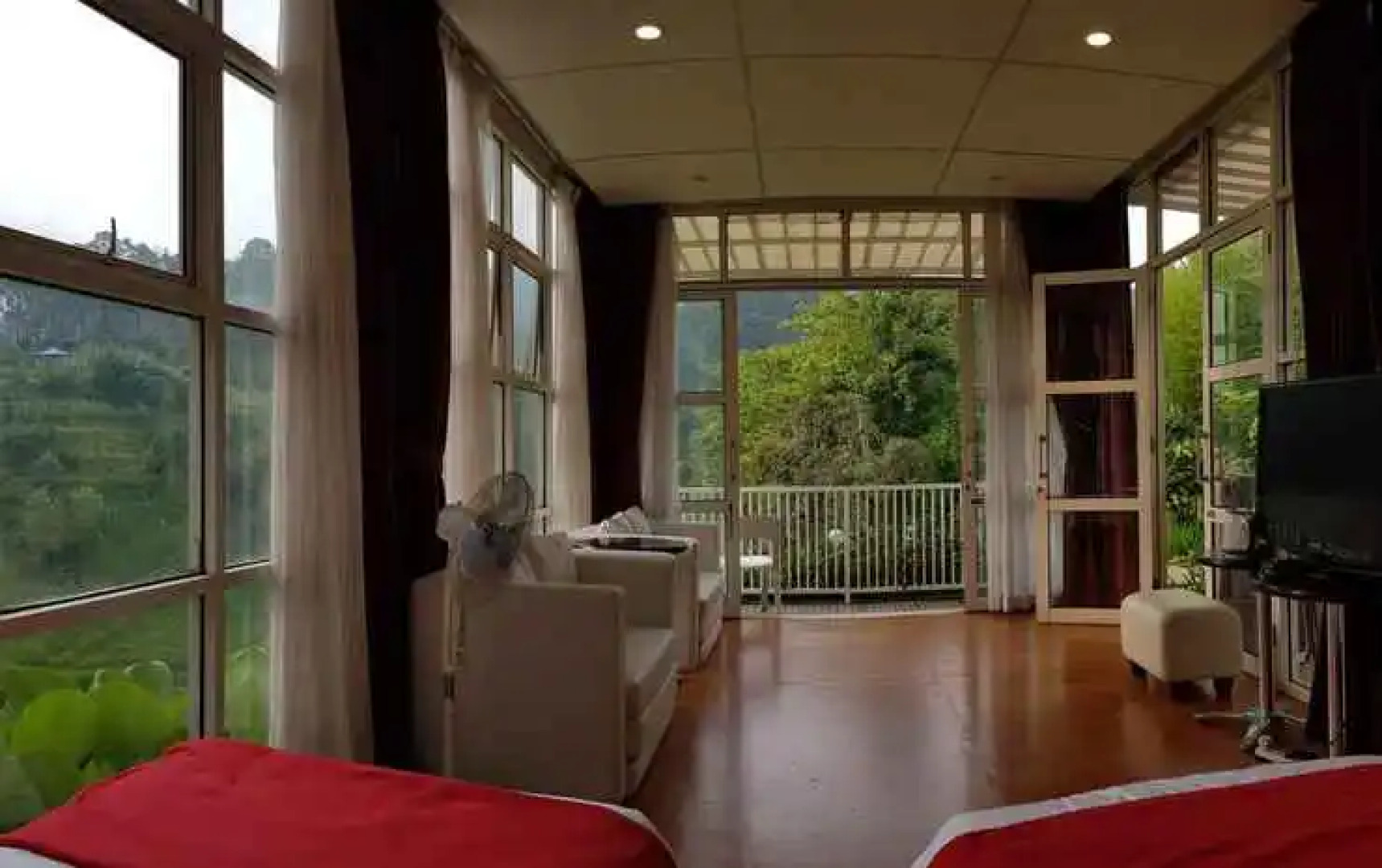 Bukit Cikahuripan Resort