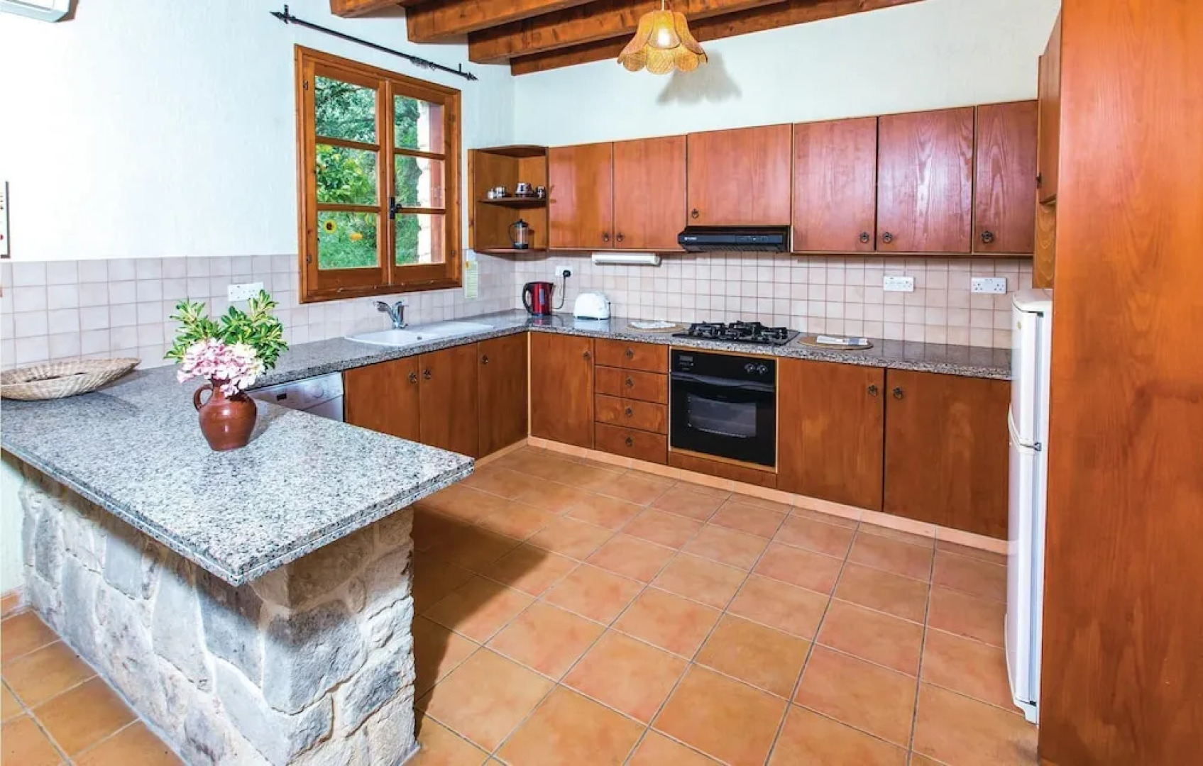 Amazing Home in Miliou Paphos With 3 Bedrooms, Outdoor Swimming Pool and Swimming Pool