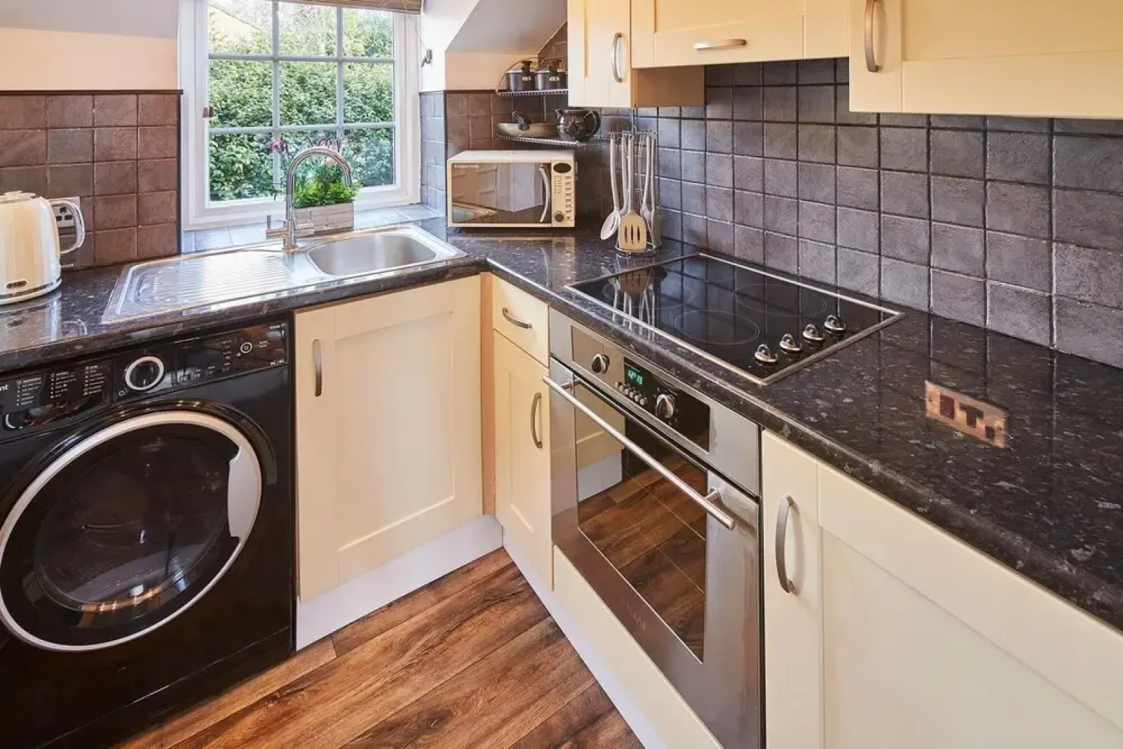 Host Stay Isla Cottage